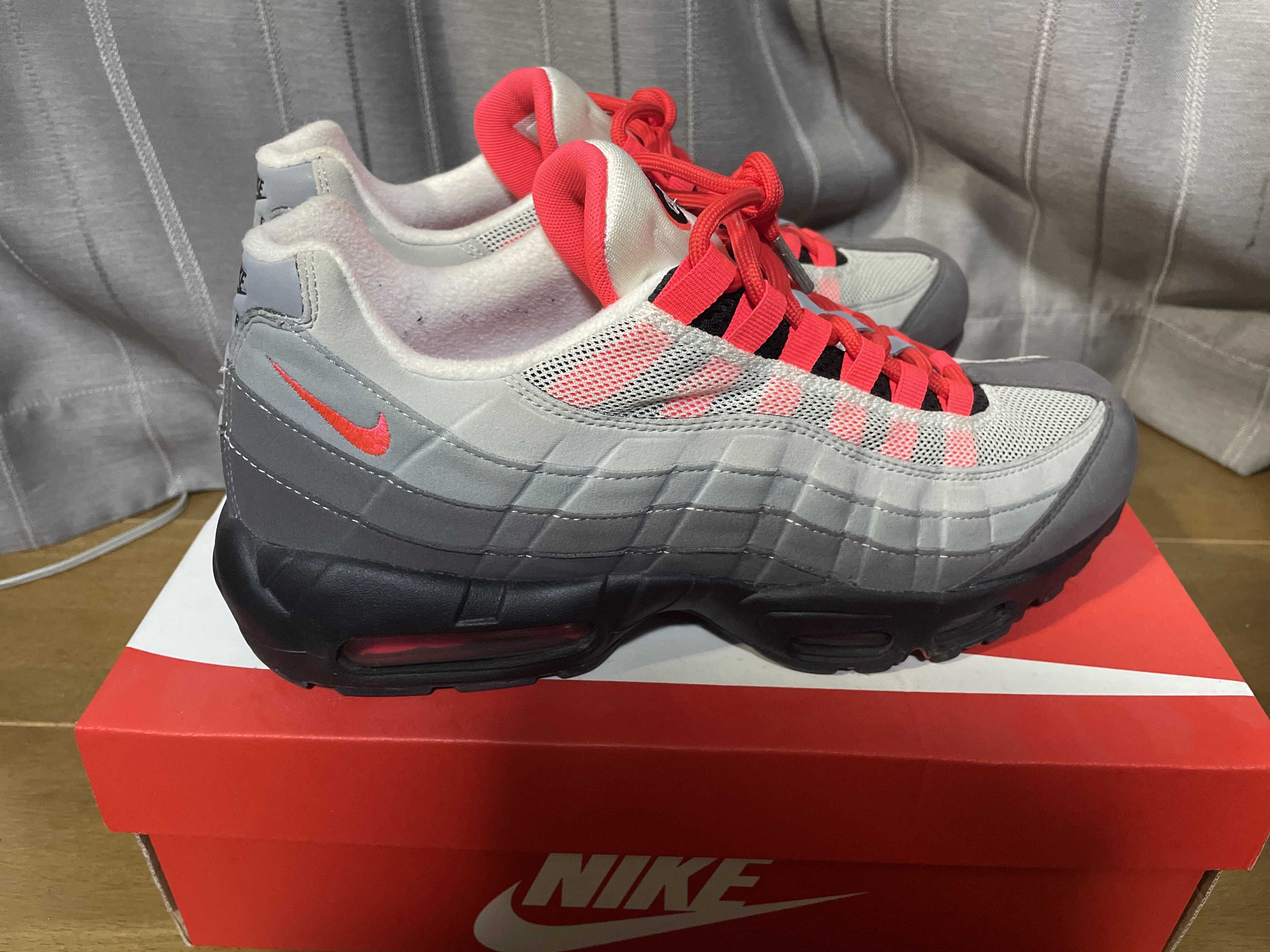 Nike Air Max 95 OG "White/Solar Red"