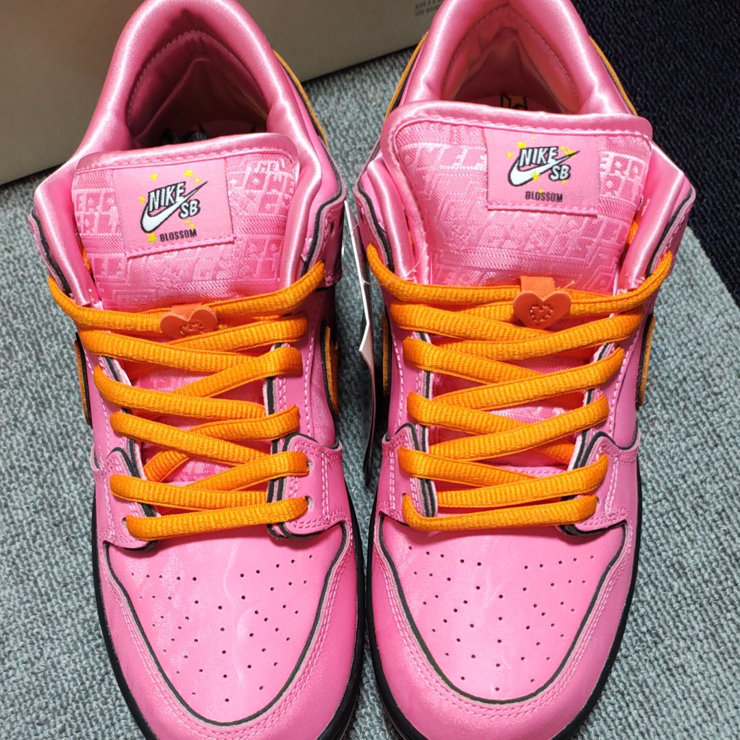 The Powerpuff Girls × Nike SB Dunk Low Pro QS "Blossom"