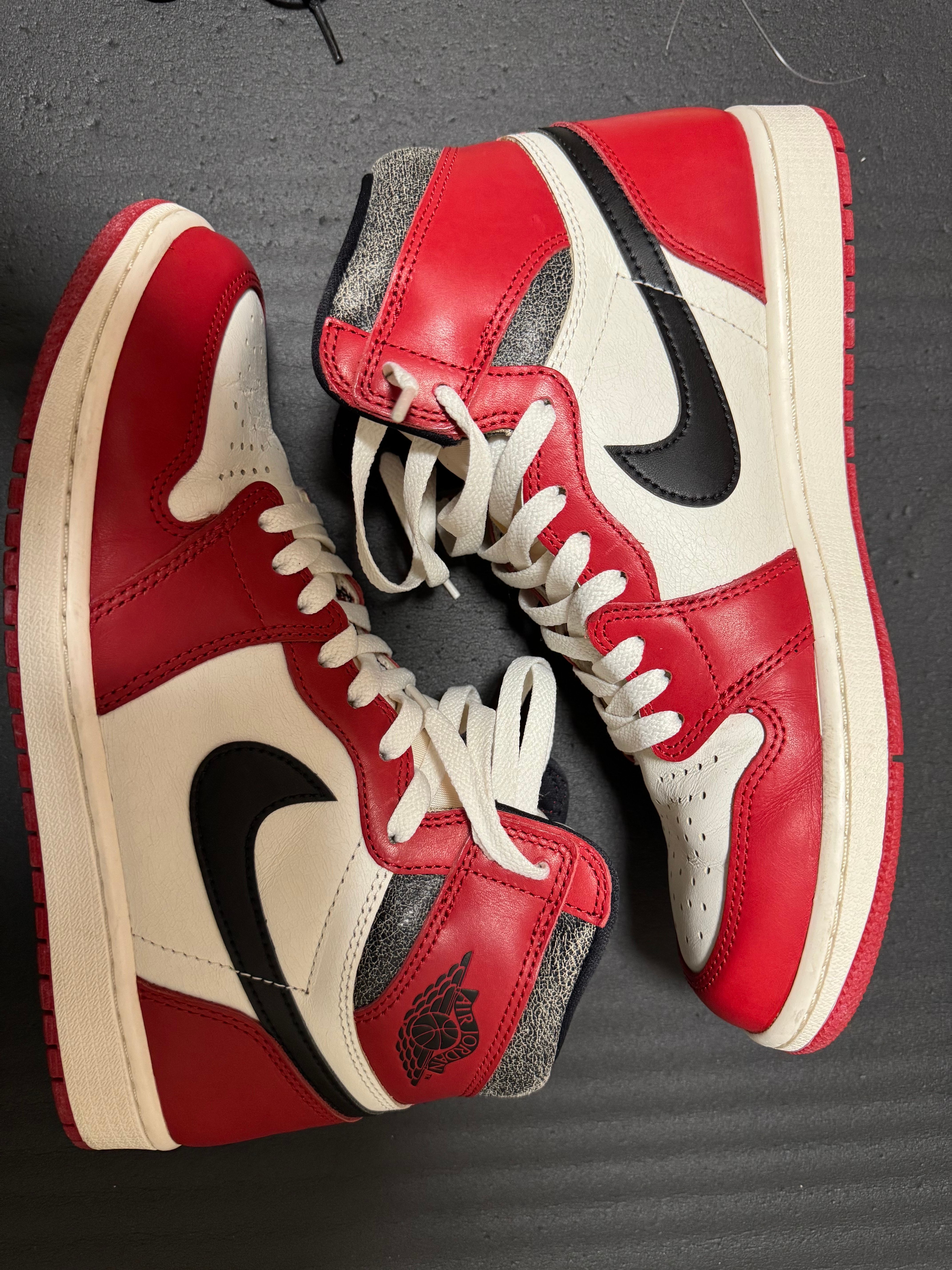 Nike Air Jordan 1 High OG "Lost & Found/Chicago"