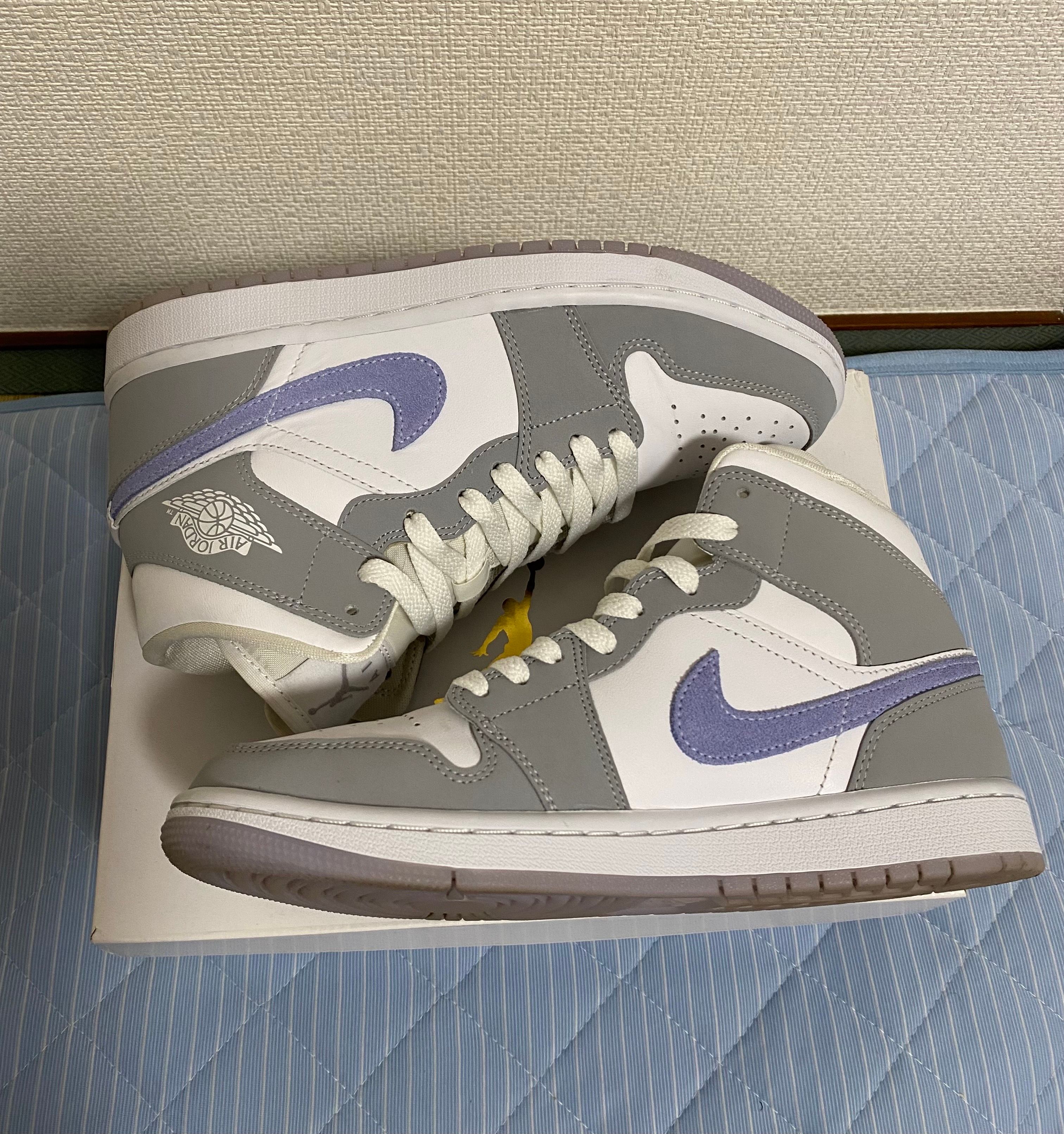 Nike Women's Air Jordan 1 Mid "Wolf Grey"