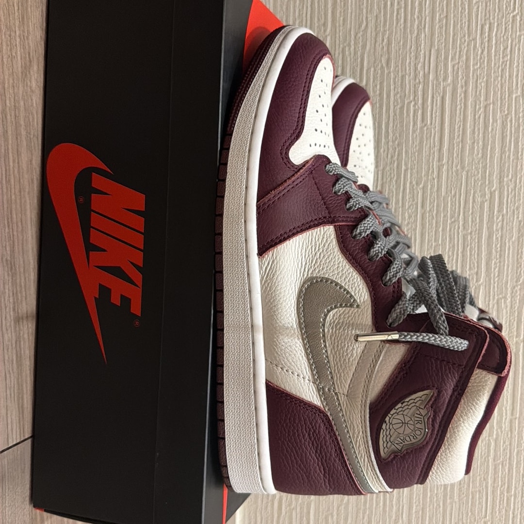 Nike Air Jordan 1 High OG "Bordeaux"