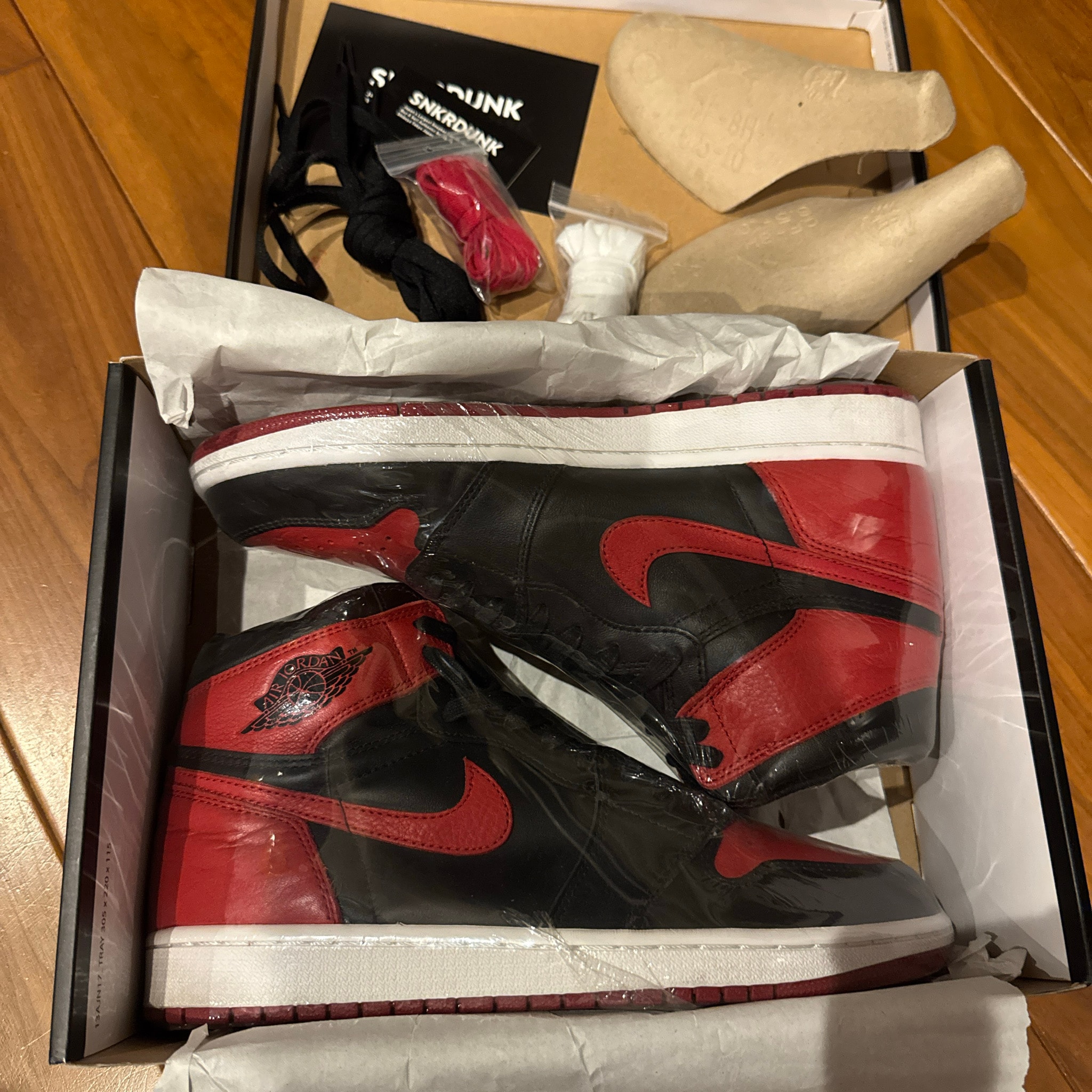 Nike Air Jordan 1 Retro High OG "Bred/Banned"