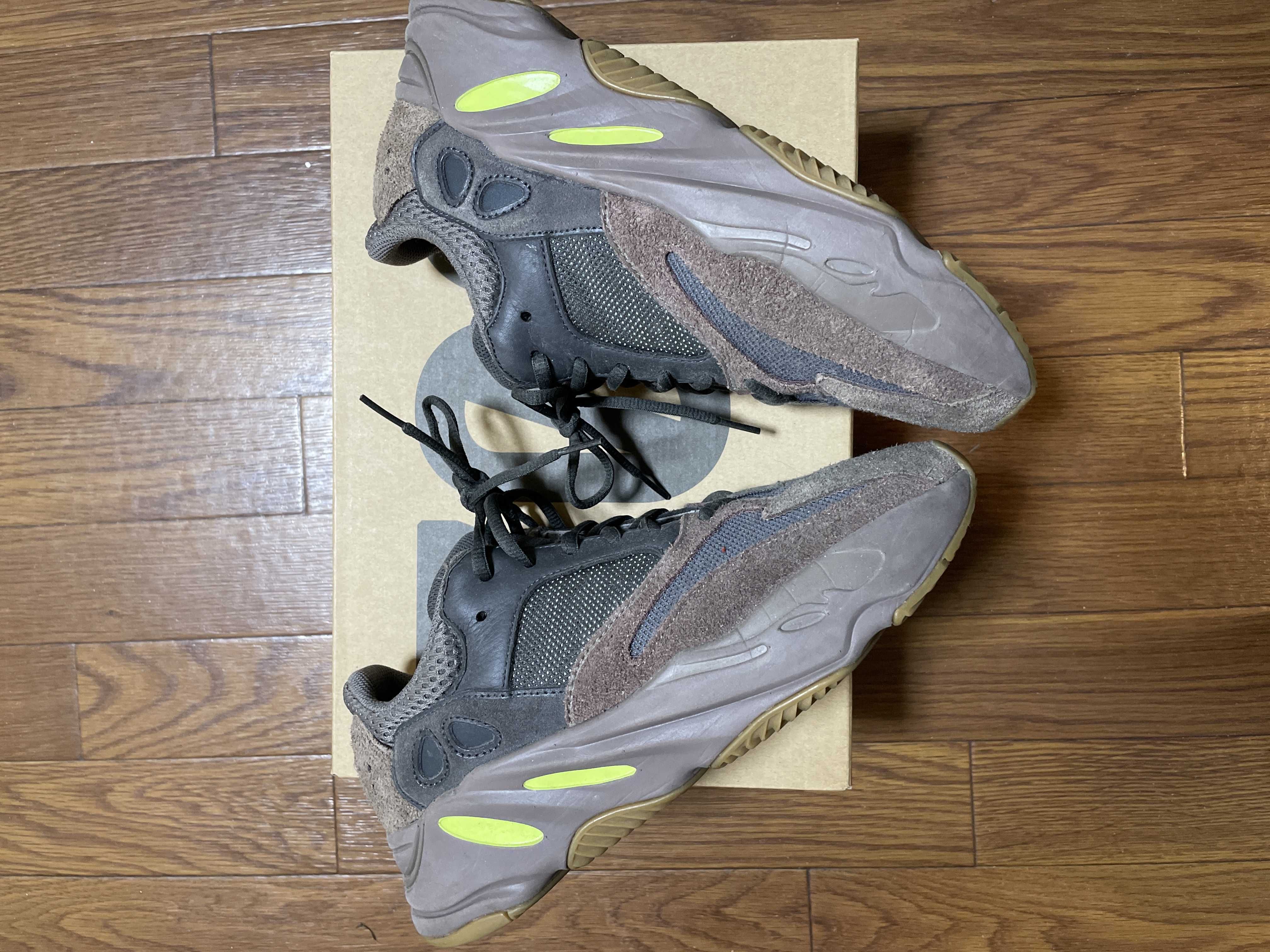 YEEZY BOOST 700 WAVE RUNNER DARK GREY