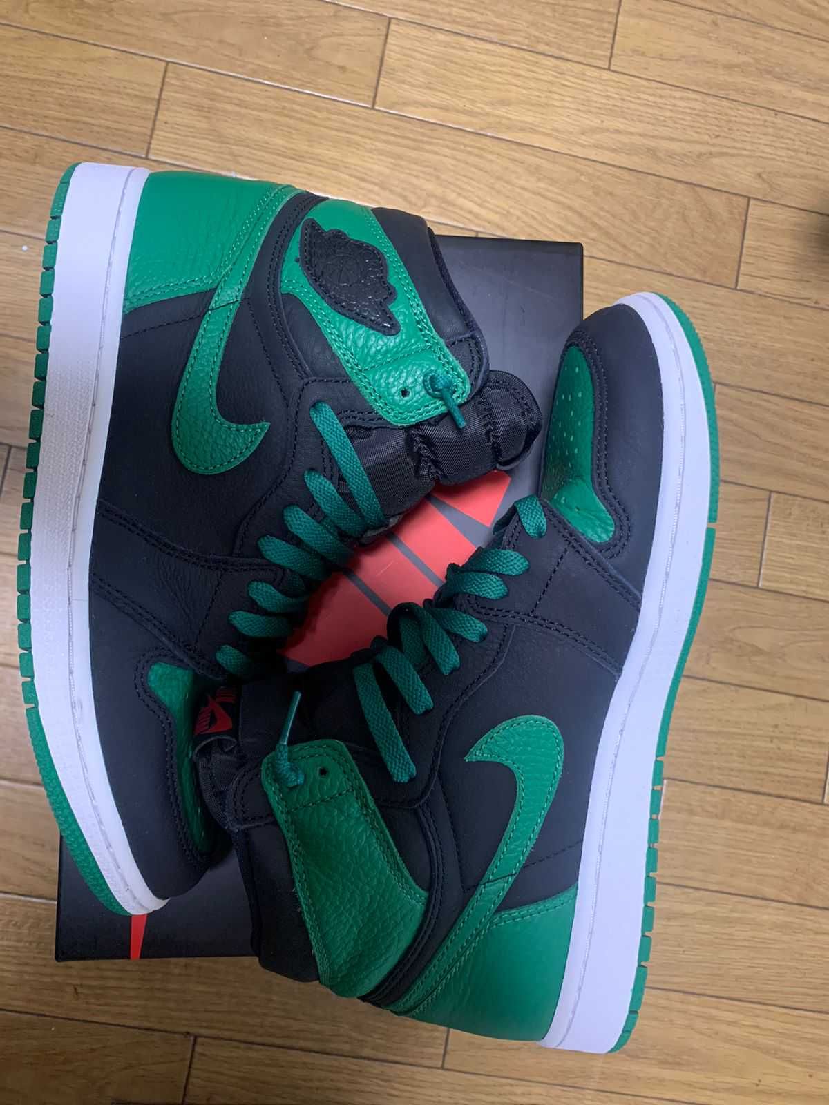 Nike Air Jordan 1 Retro High OG "Black/Pine Green" (2020)      