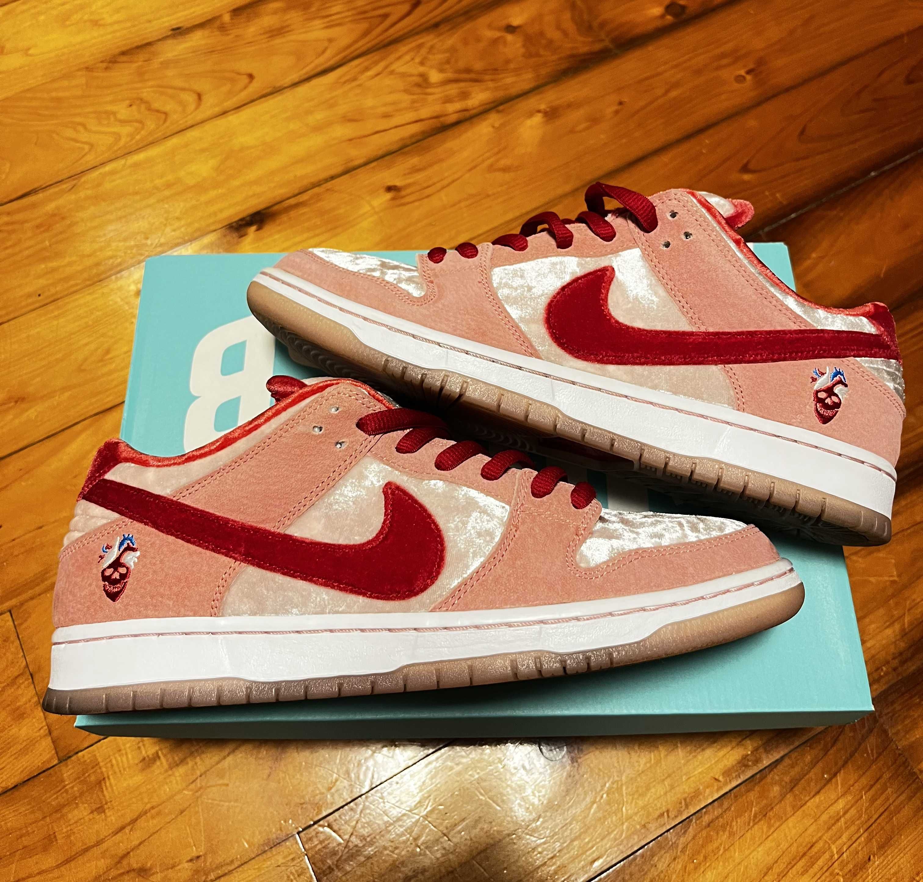 Strangelove × Nike SB Dunk Low "Valentine’s Day"