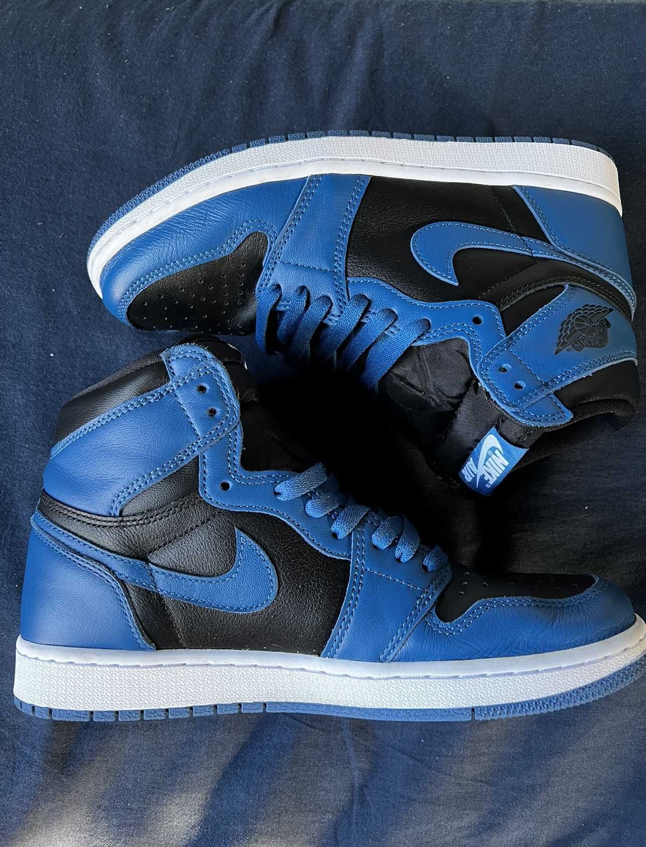 Nike Air Jordan 1 Retro High OG "Dark Marina Blue"