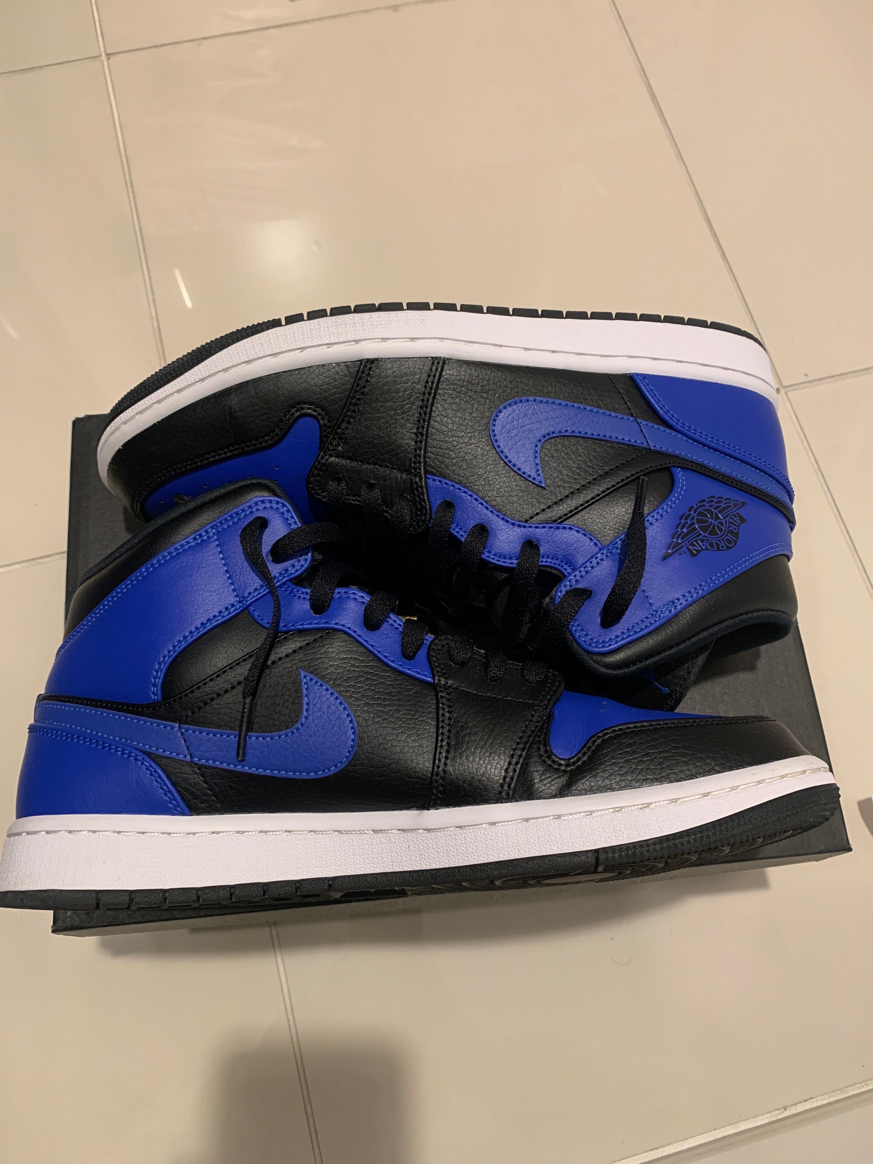 Nike Air Jordan 1 Mid "Hyper Royal"