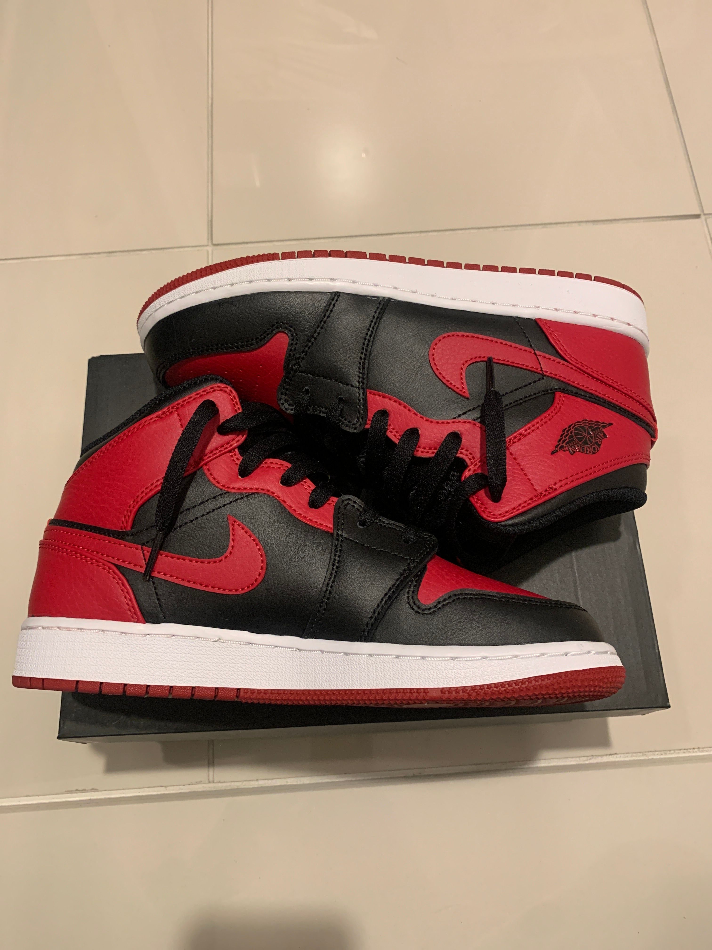 Nike GS Air Jordan 1 Mid "Bred"