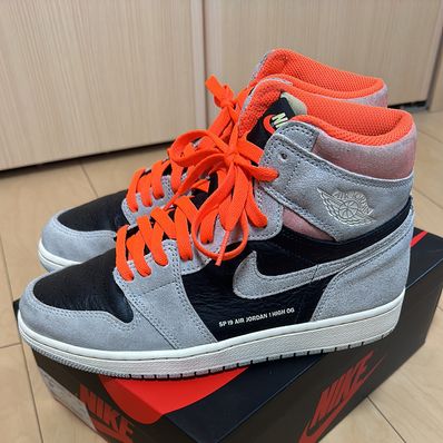 Nike Air Jordan 1 RETRO High OG "Hyper Crimson"