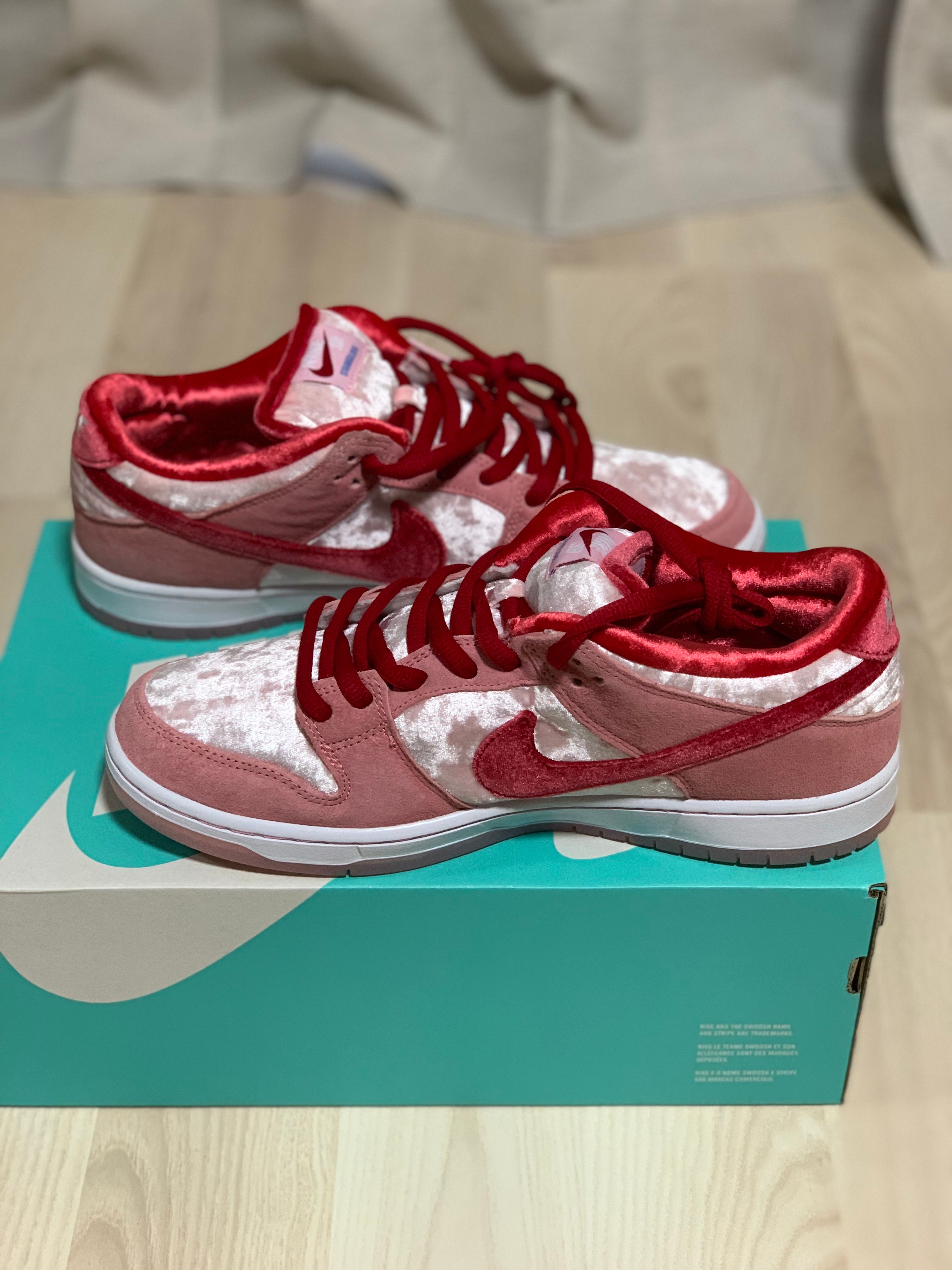 Strangelove × Nike SB Dunk Low "Valentine’s Day"