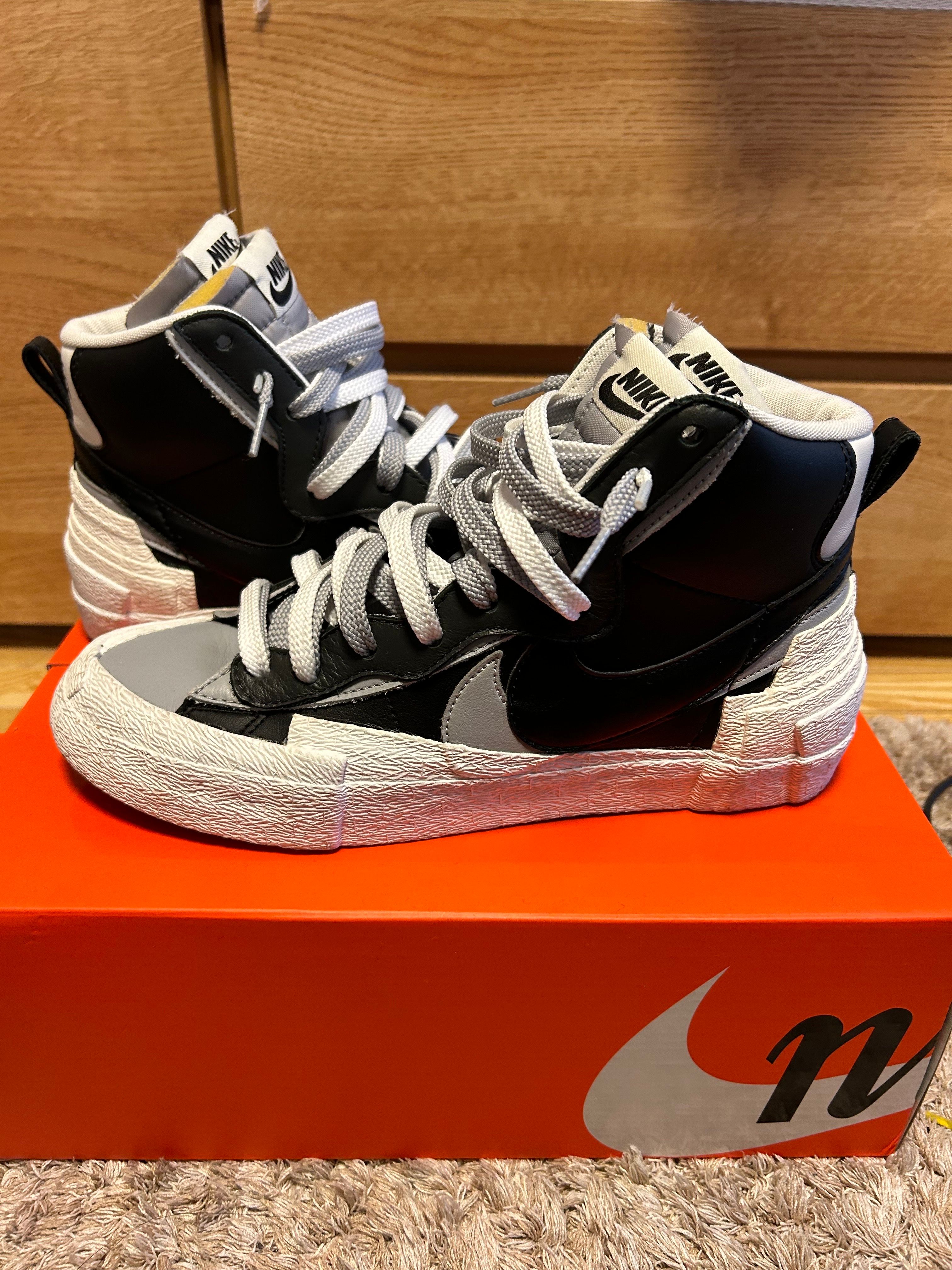 sacai × NIKE BLAZER MID "BLACK/WOLF GREY/WHITE"