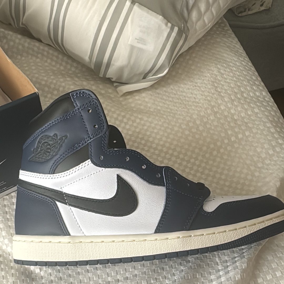 Nike Air Jordan 1 Retro High OG "Midnight Navy"