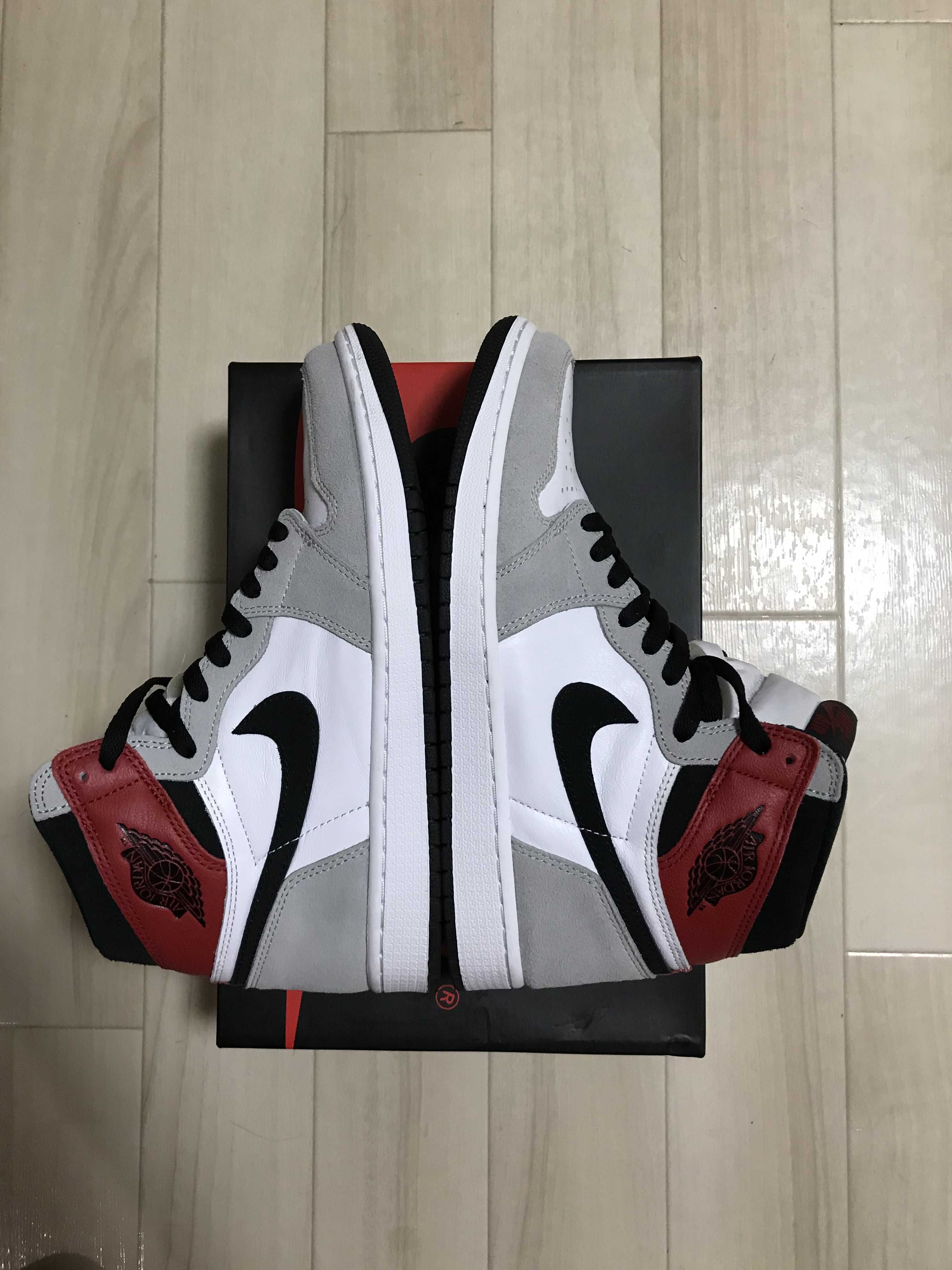 Nike Air Jordan 1 High OG "White/Black/Light Smoke Grey"