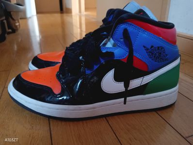 NIKE WMNS AIR JORDAN 1 MID