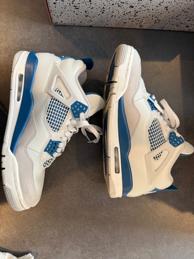 Nike Air Jordan 4 Retro "Industrial Blue"