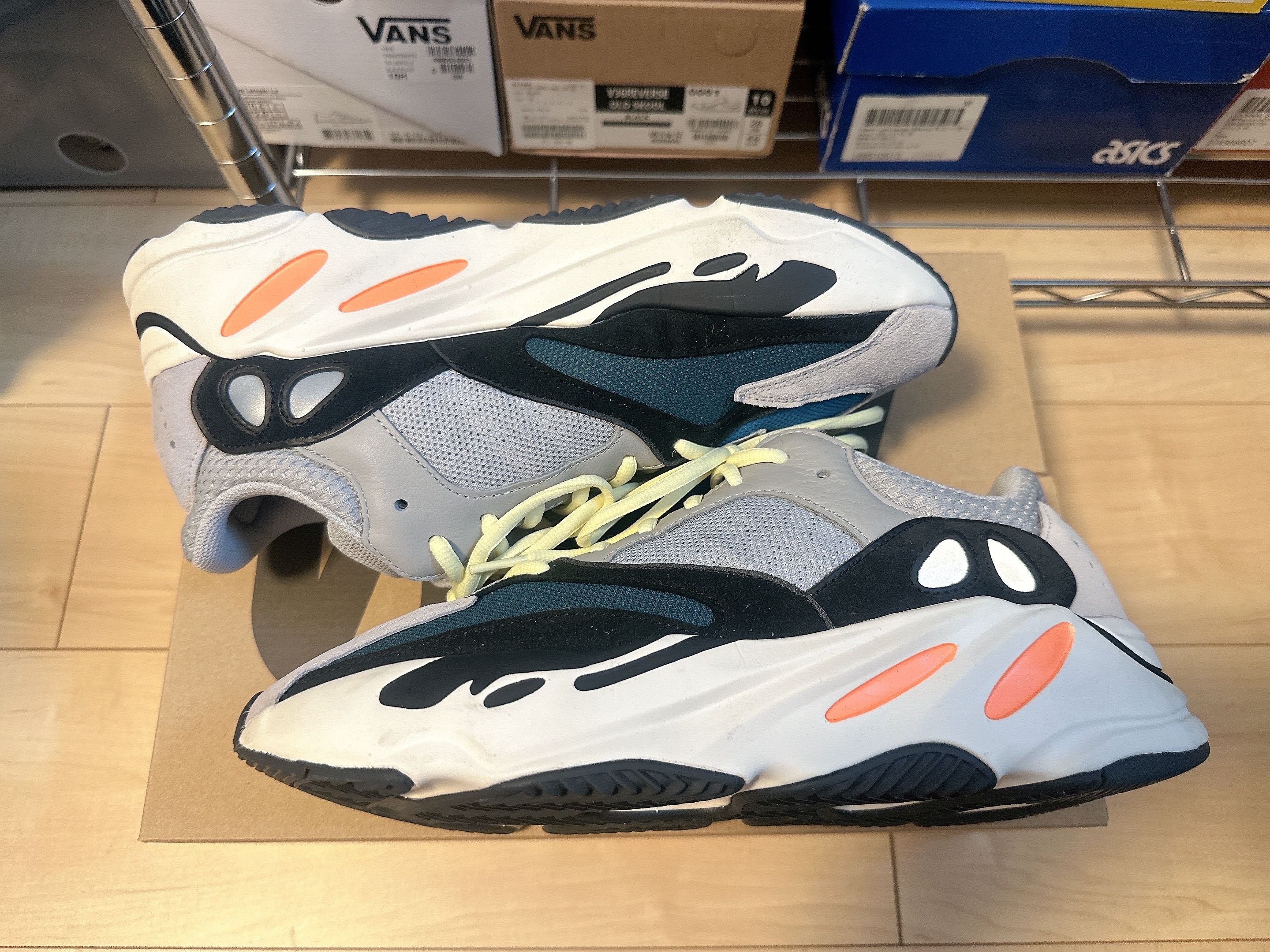 adidas YEEZY Boost 700 "Wave Runner"