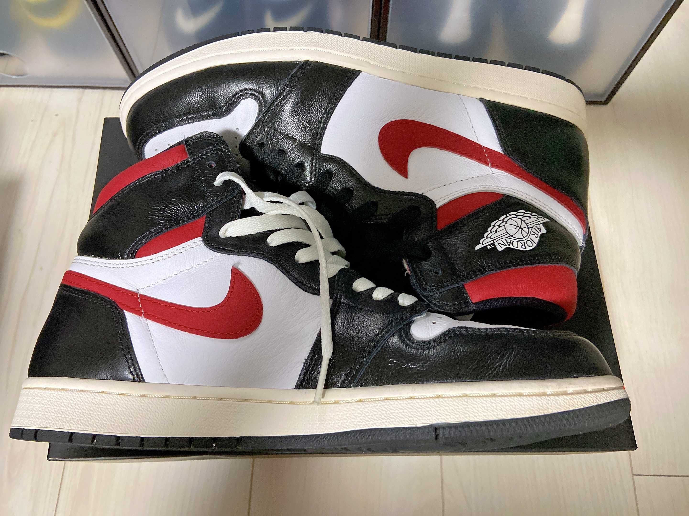 Nike Air Jordan 1 Retro High "Black/White/Sail/Gym Red"