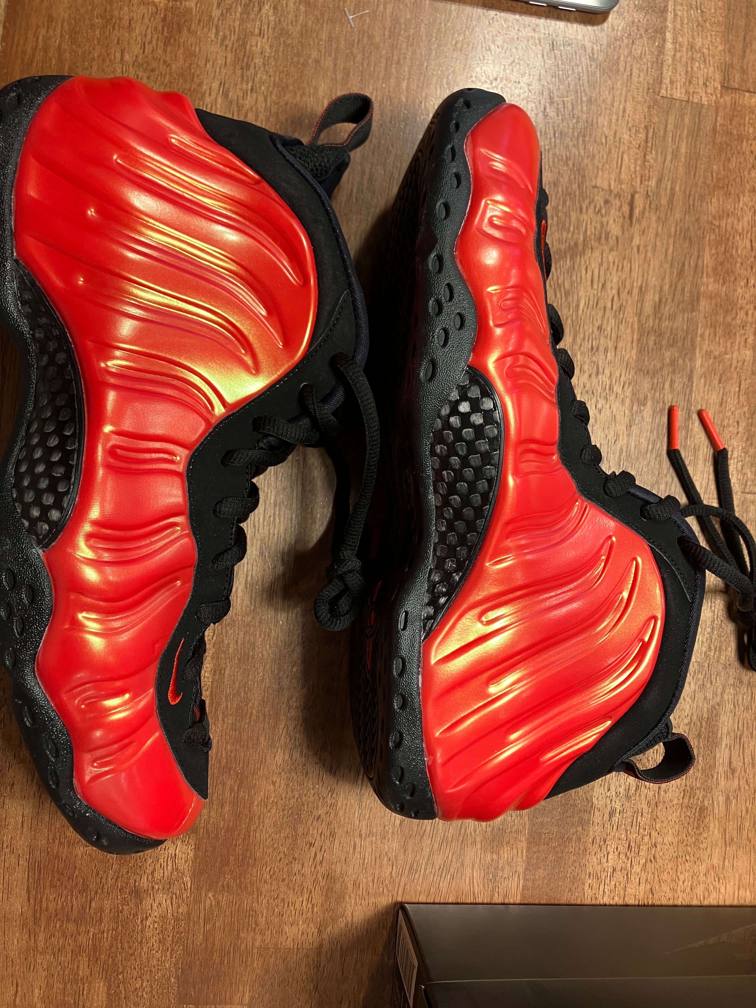 Nike Air Foamposite One "Habanero Red"