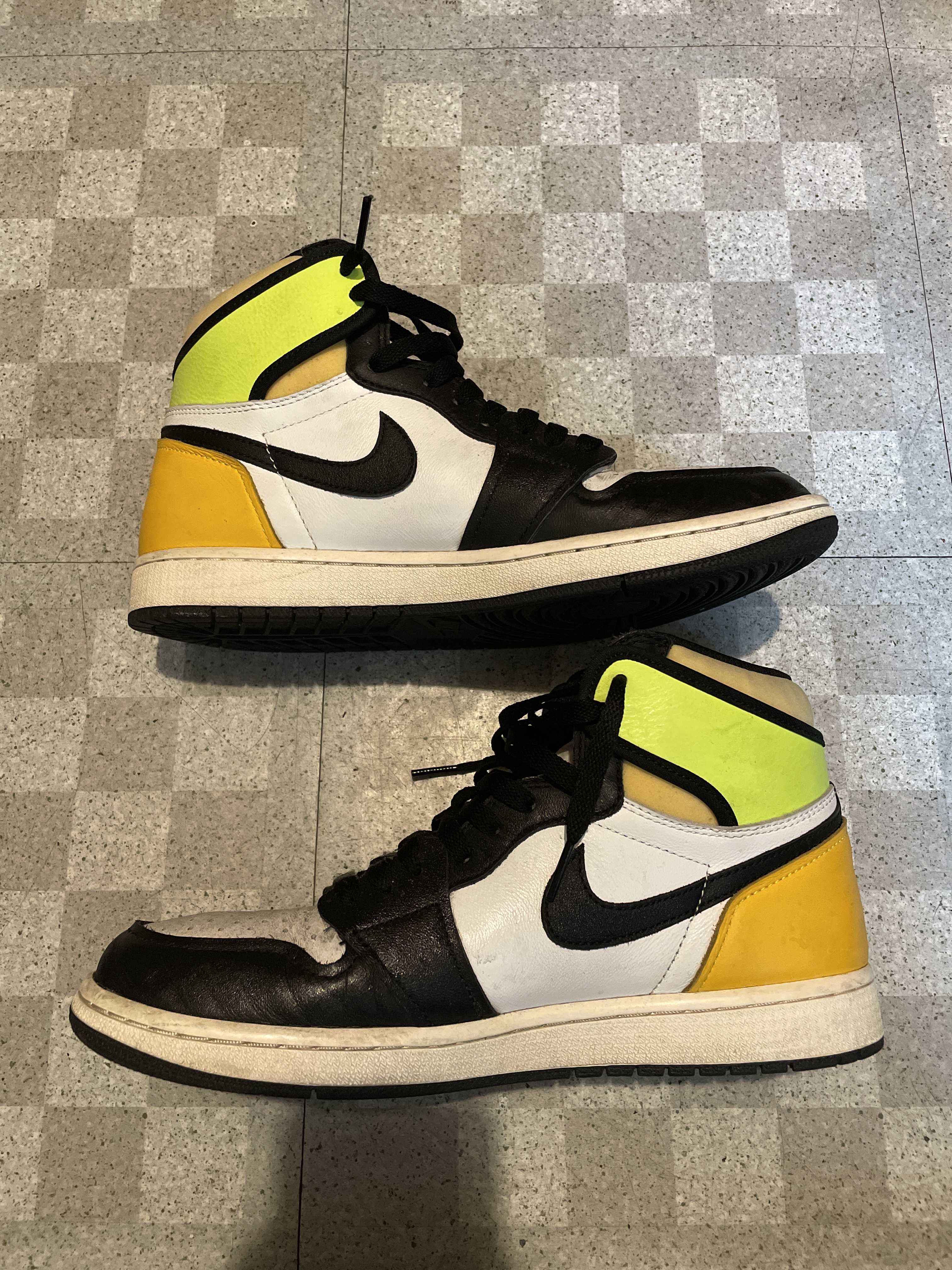 Nike Air Jordan 1 High OG "Volt Gold"