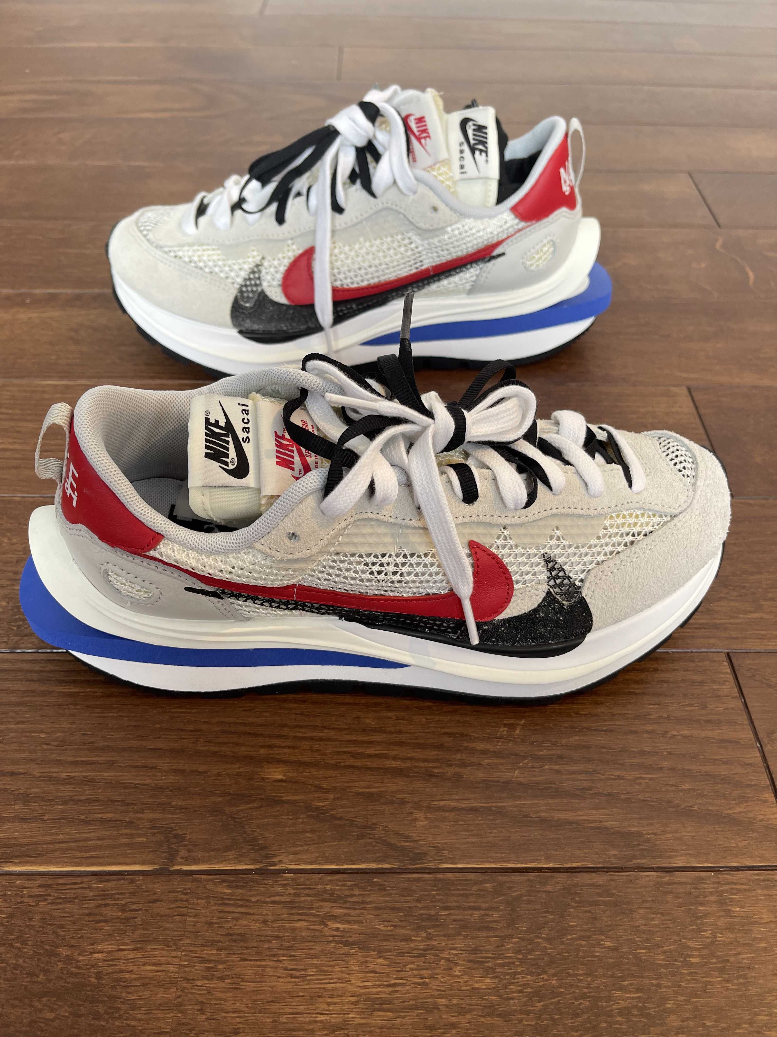 sacai × Nike Vapor Waffle "Royal Fuchsia"