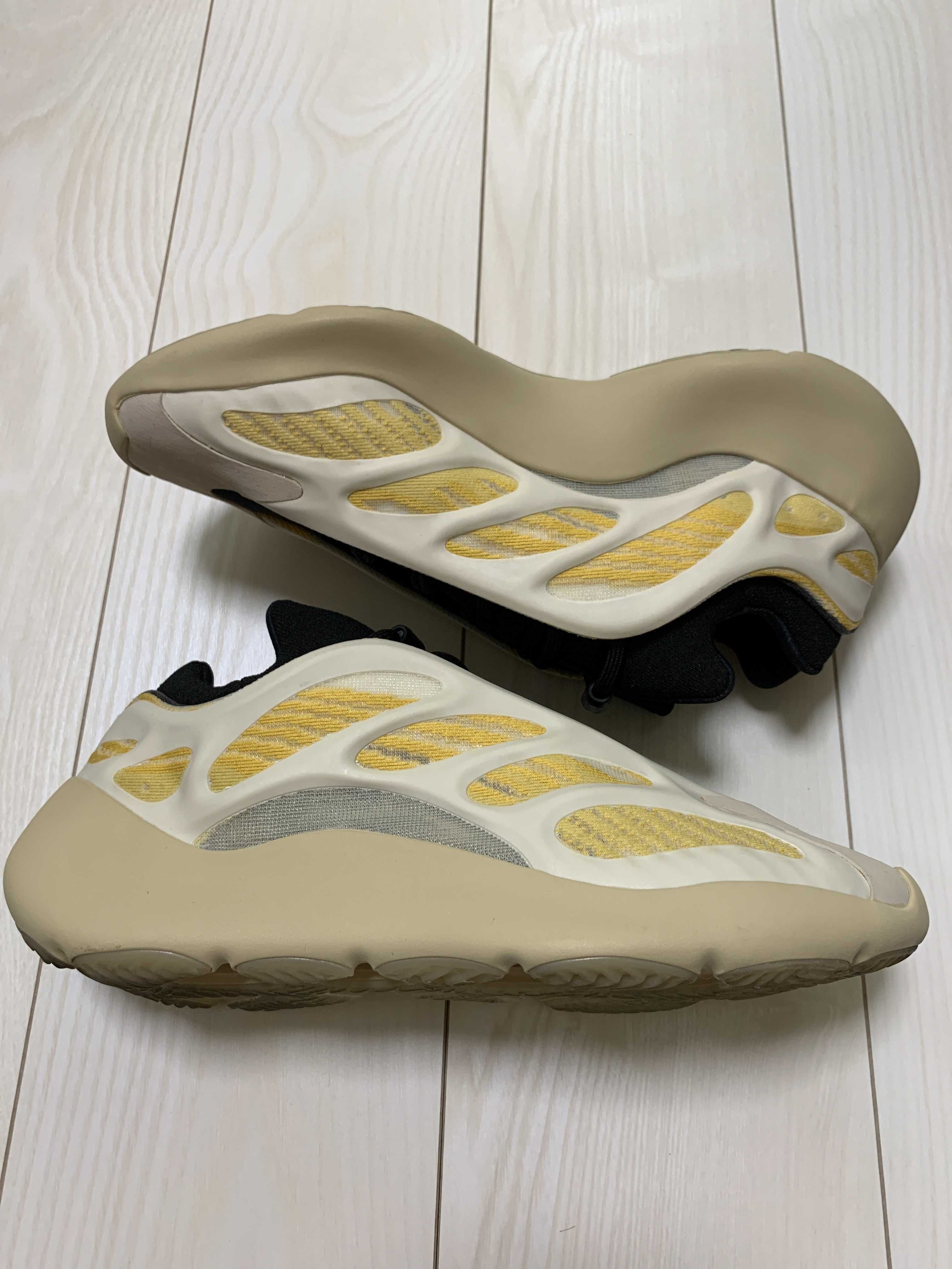 adidas YEEZY 700 V3 "Safflower"