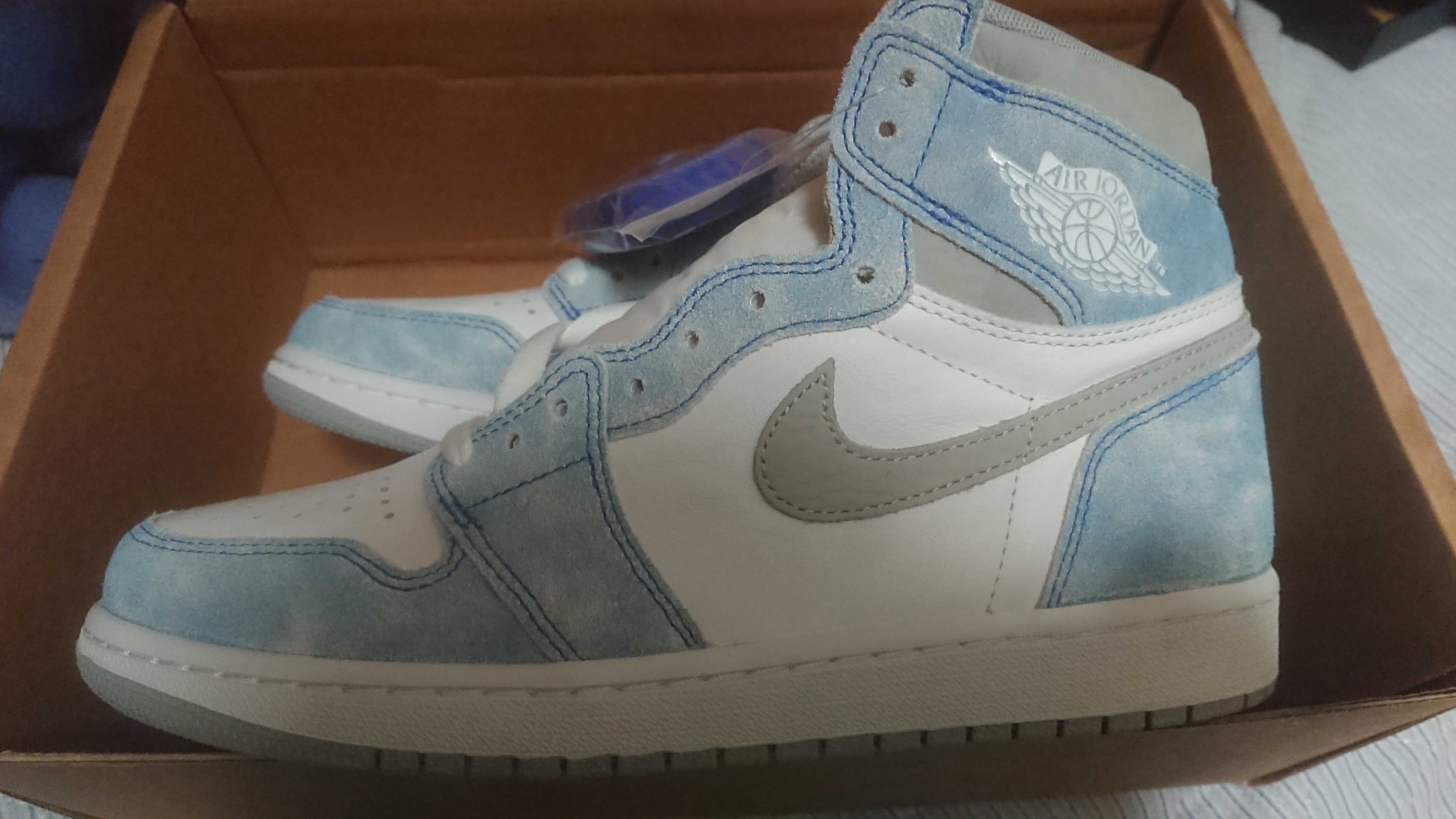 Nike Air Jordan 1 High OG "Hyper Royal"