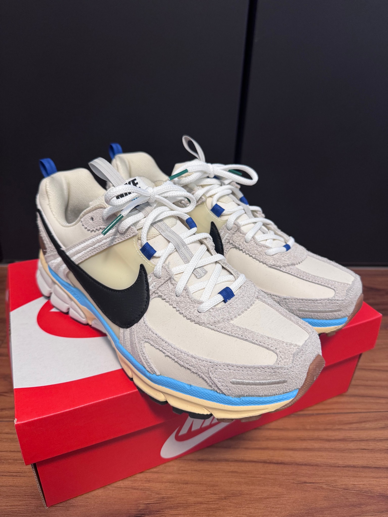 Nike Women's Zoom Vomero 5 PRM "Designed by Japan"
