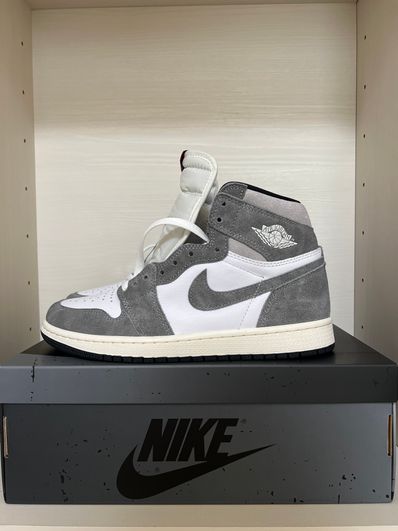 Nike Air Jordan 1 Retro High OG "Black and Smoke Grey"