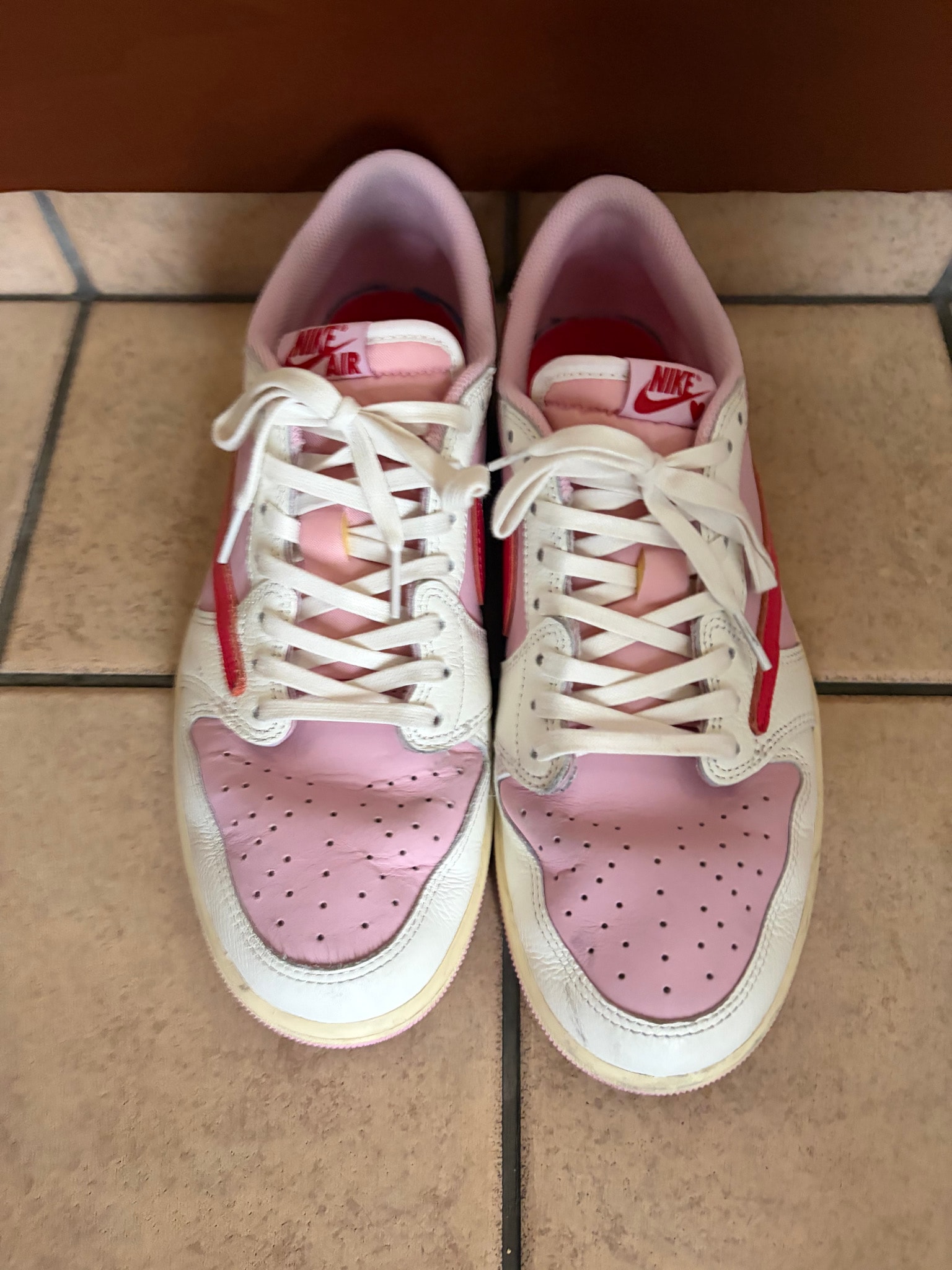 Travis Scott × Nike Air Jordan 1 Retro Low OG "Sail/Tropical Pink"
