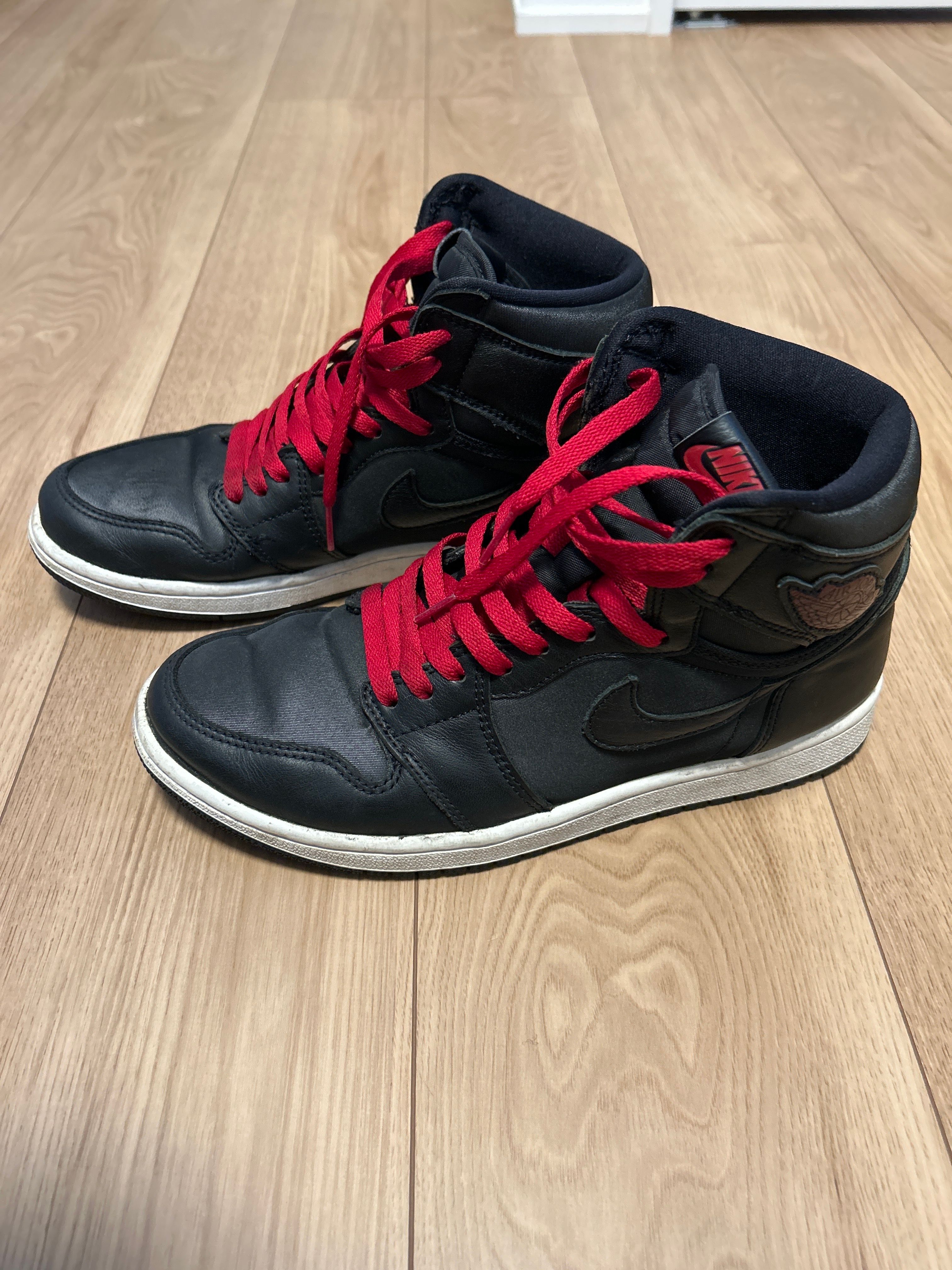 Nike Air Jordan 1 Retro High OG "Black/Metallic Silver/Gym Red"