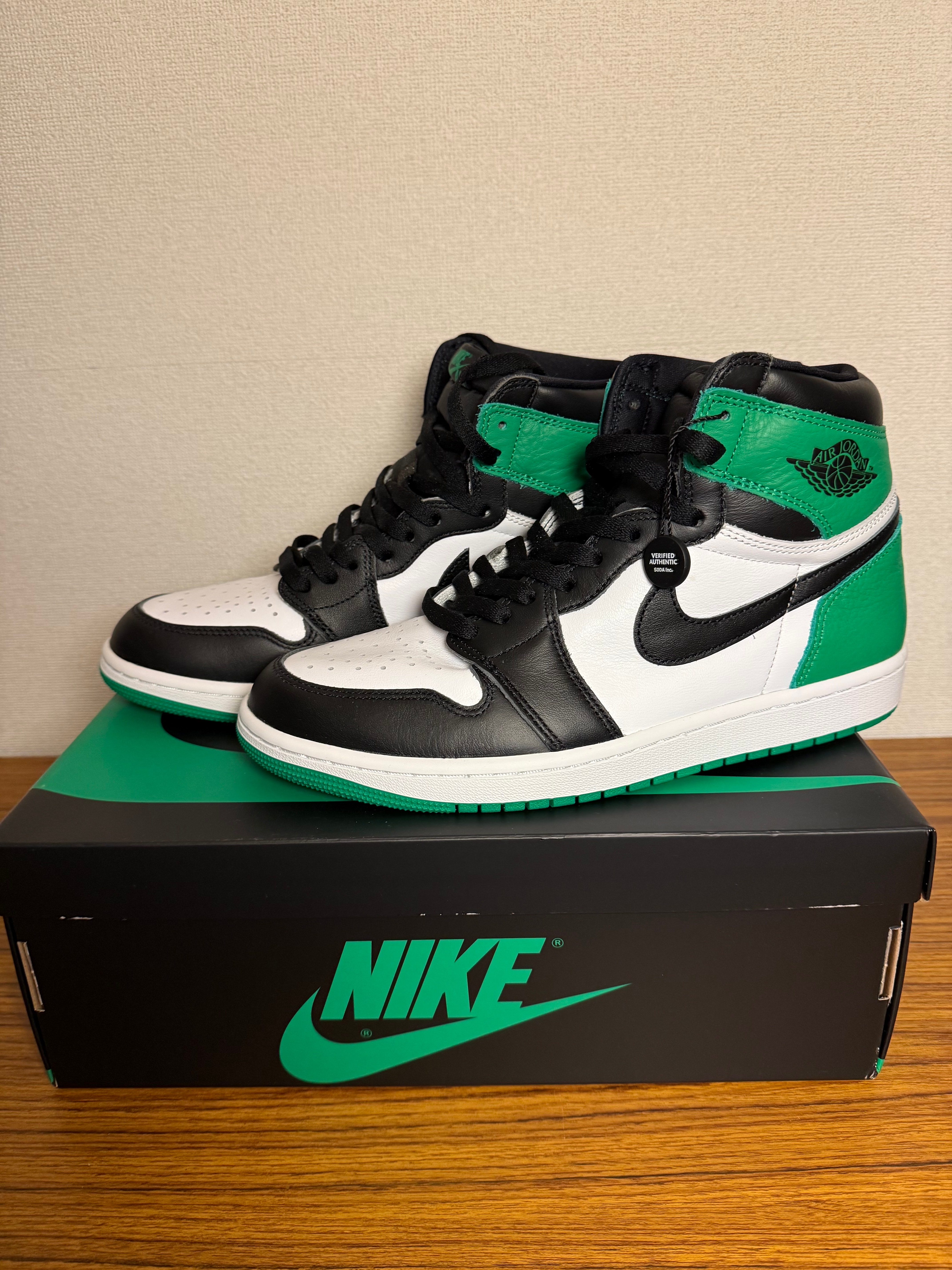 Nike Air Jordan 1 Retro High OG "Celtics/Black and Lucky Green" (2023)