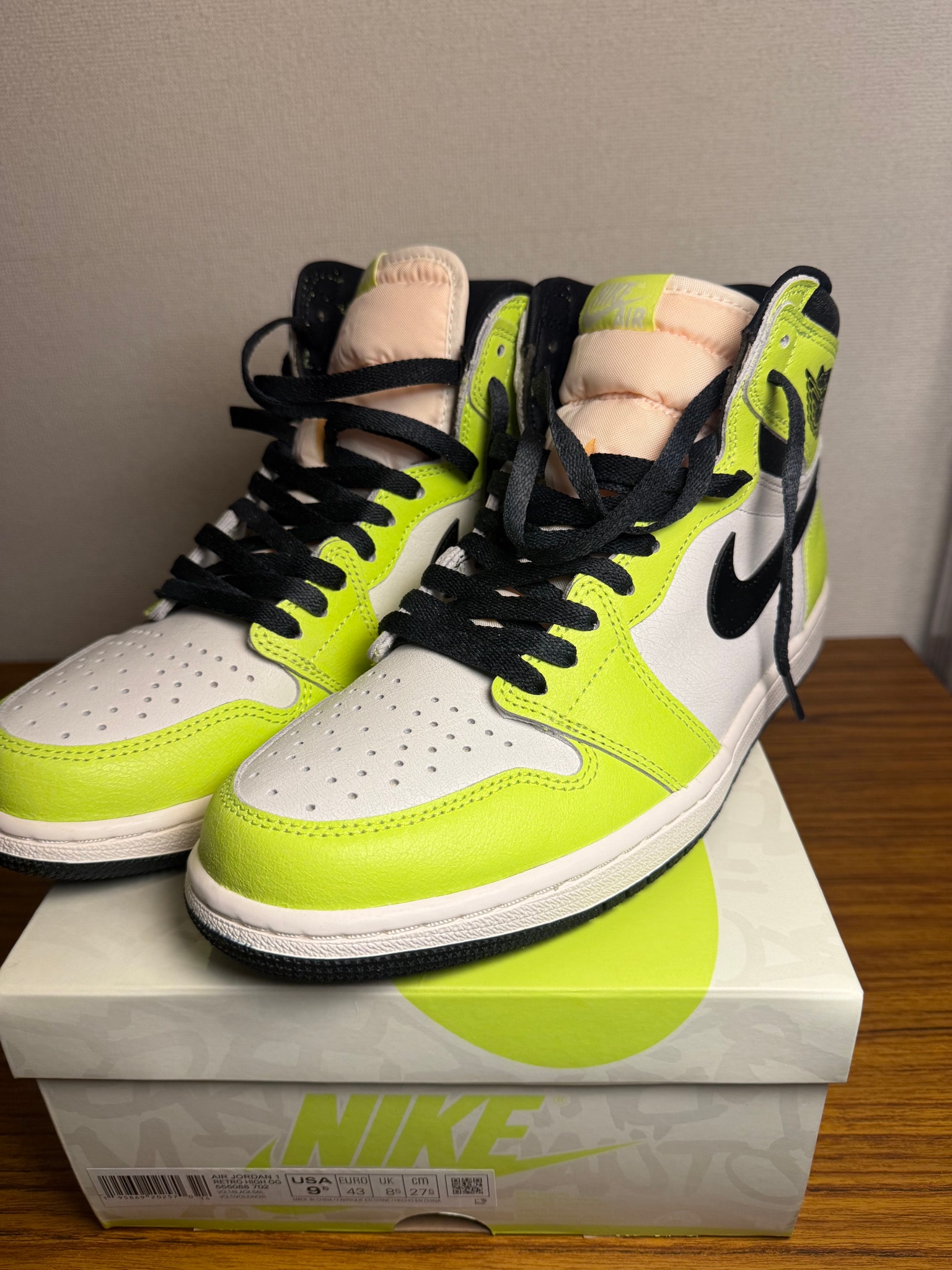 Nike Air Jordan 1 High OG "Volt/Visionaire"
