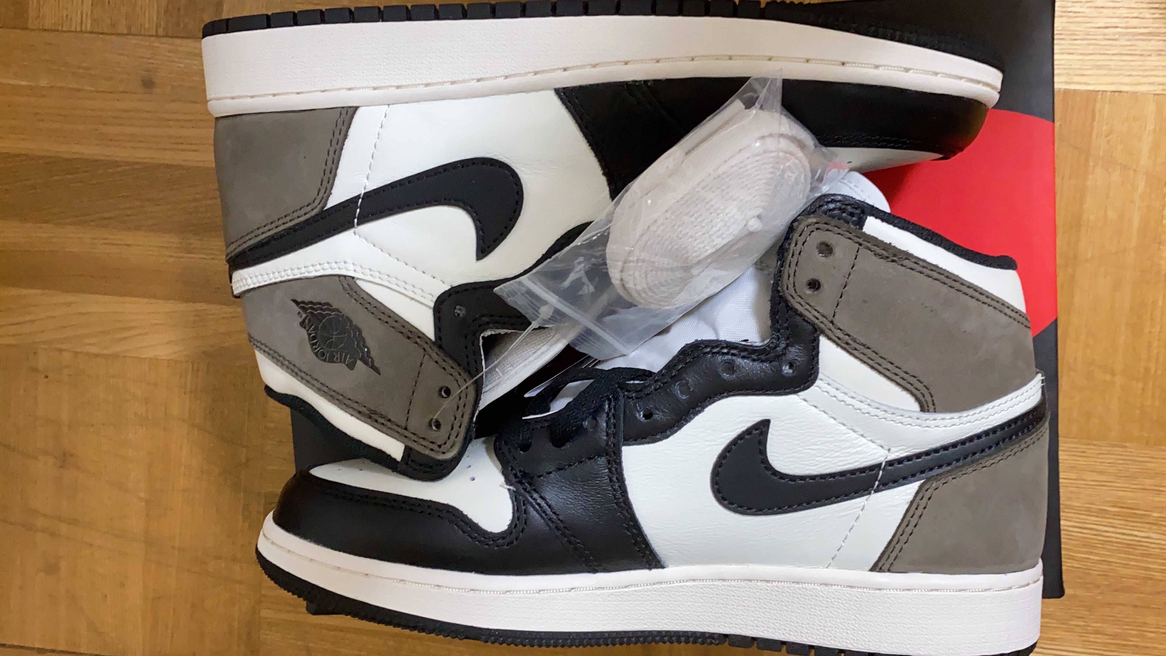 Nike GS Air Jordan 1 High OG "Sail/Dark Mocha/Black"