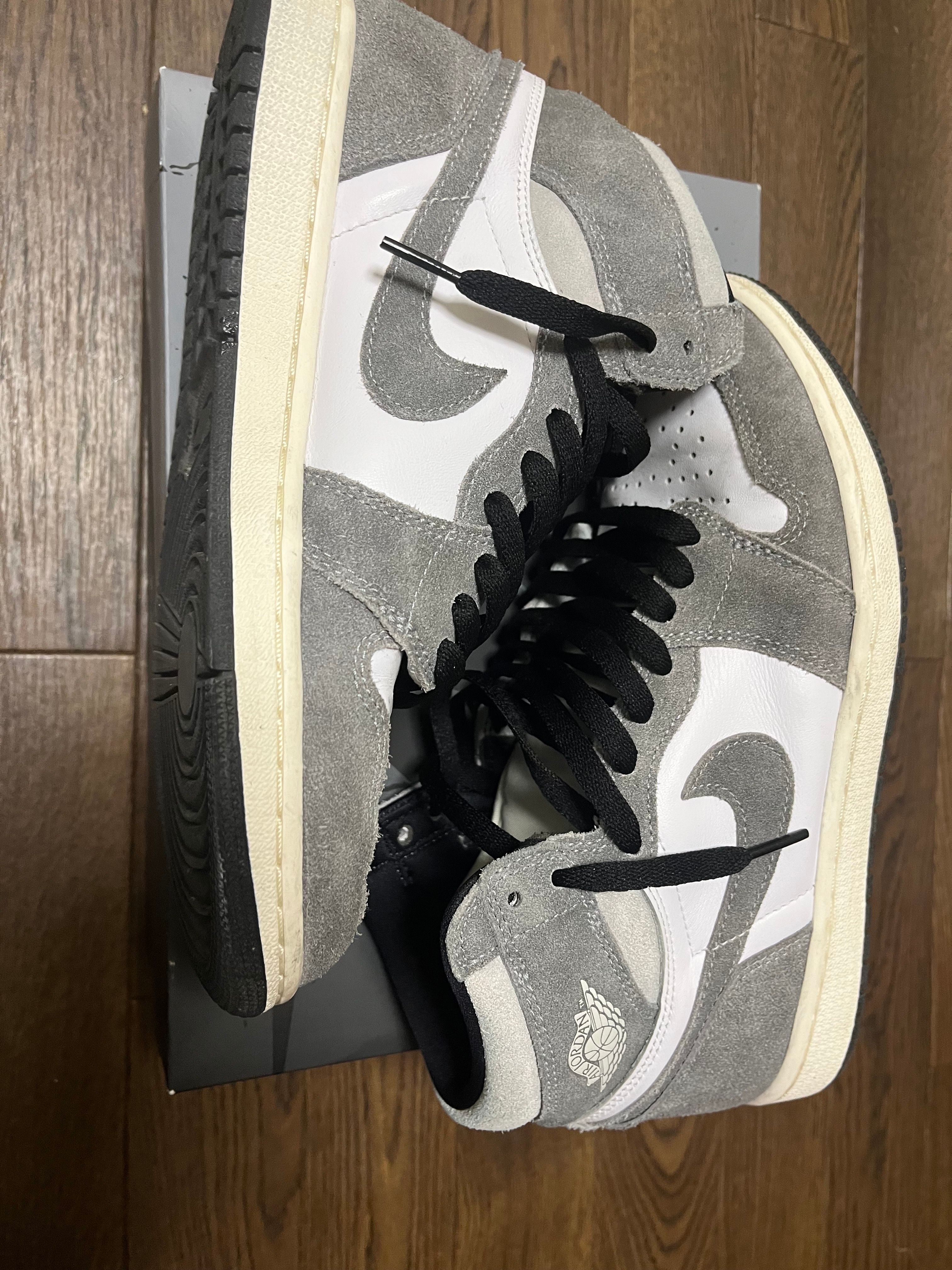 Nike Air Jordan 1 Retro High OG "Black and Smoke Grey"