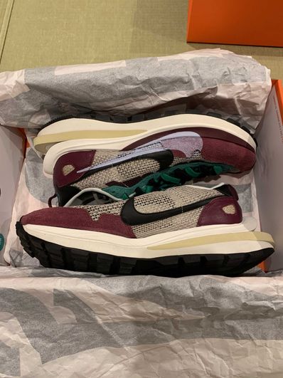 sacai × Nike Vapor Waffle "String/Red/Green"