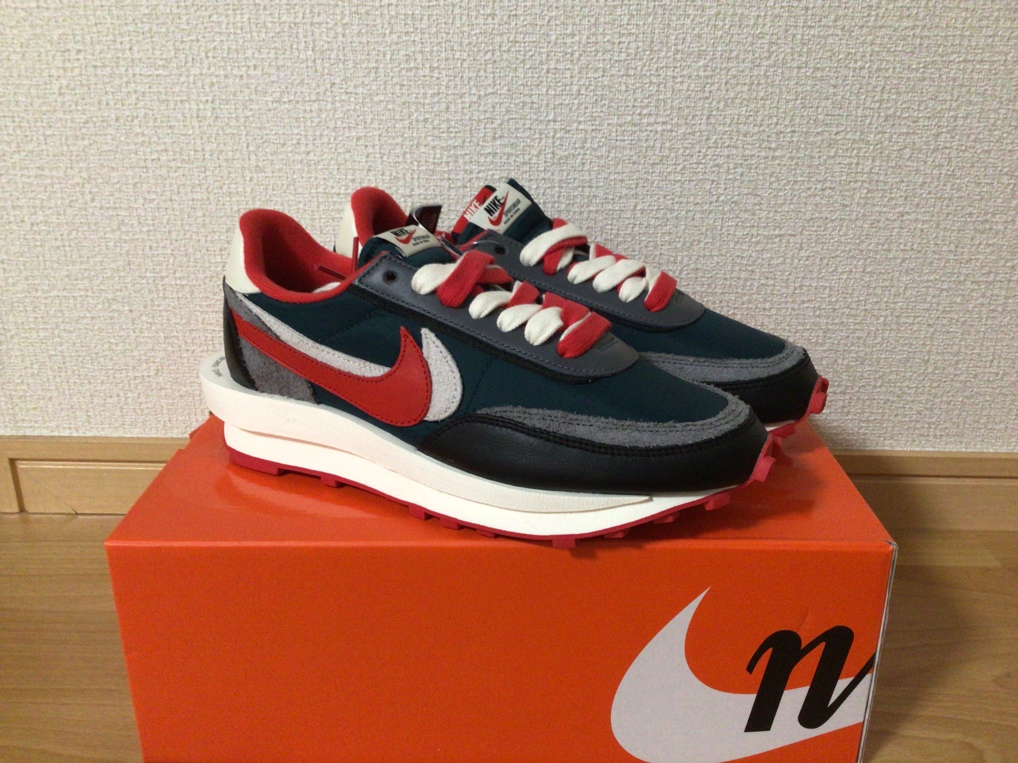 UNDERCOVER × sacai × Nike LD Waffle "Midnight Spruce/Pale Ivory-Dark Grey-University Red"