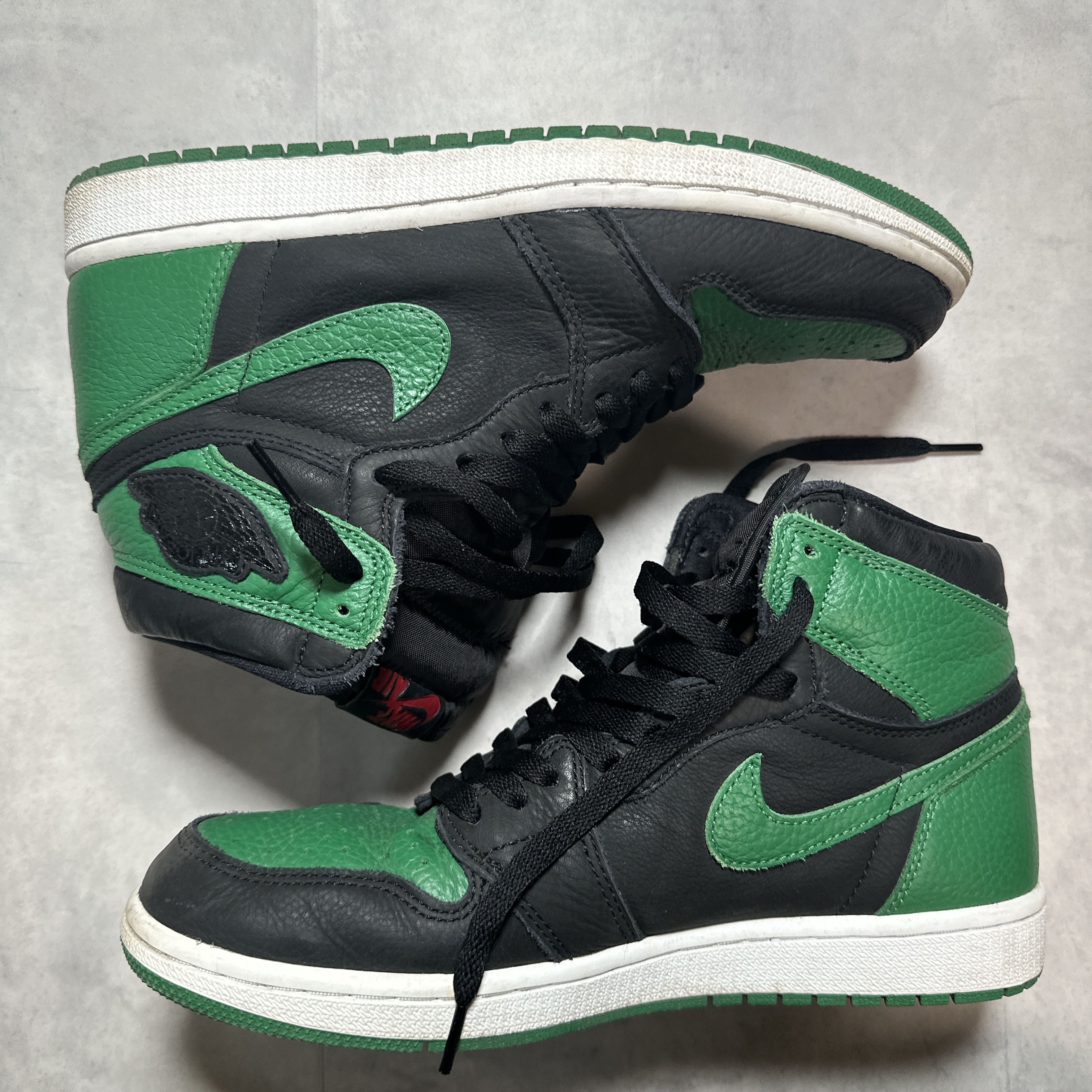 Nike Air Jordan 1 Retro High OG "Black/Pine Green" (2020)