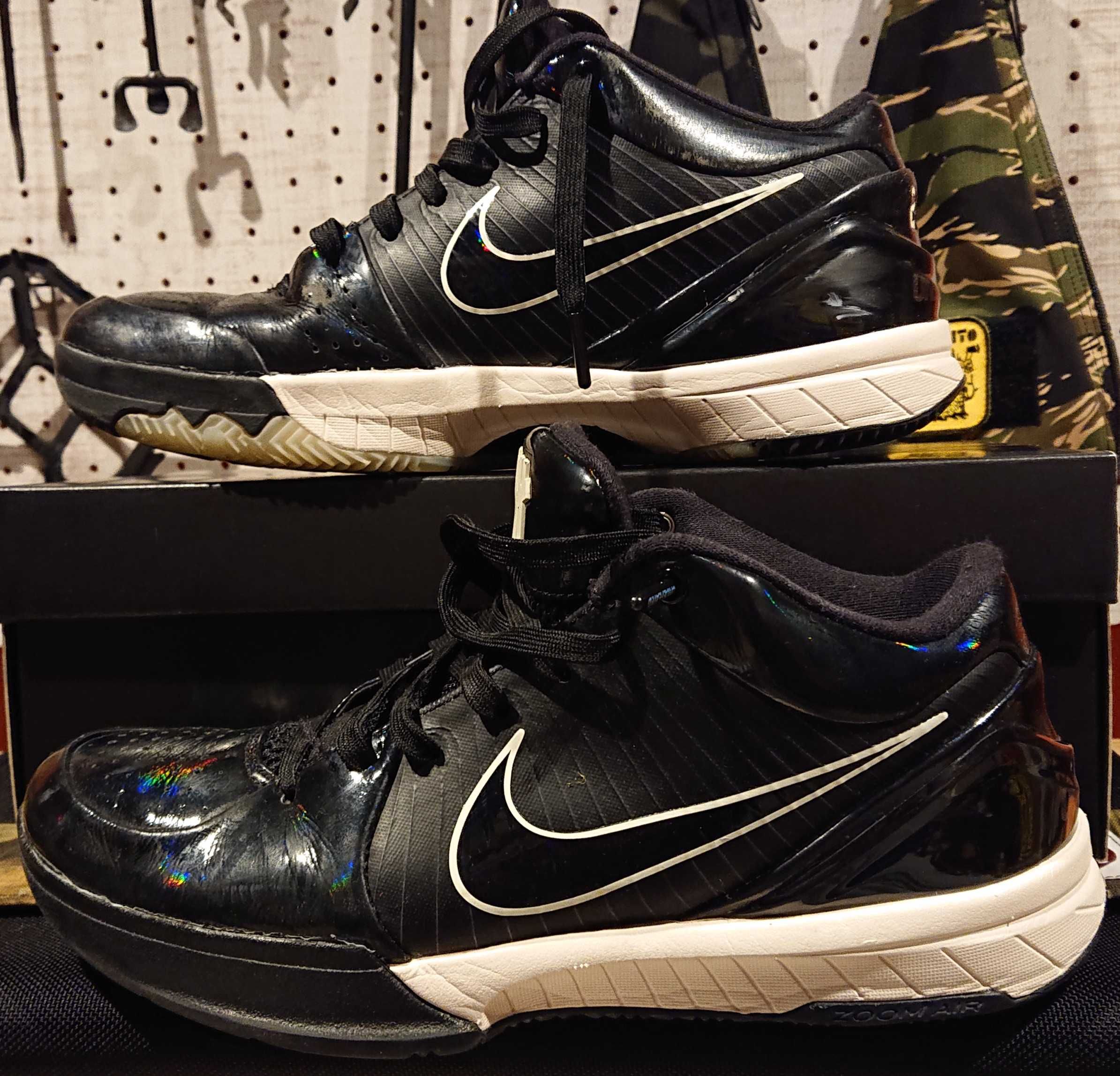 UNDEFEATED × Nike Kobe 4 Protro "Black Mamba"