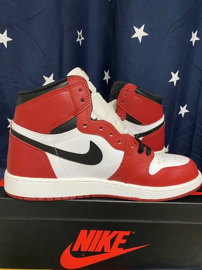 Nike Air Jordan 1 Retro High "Chicago" (2015)