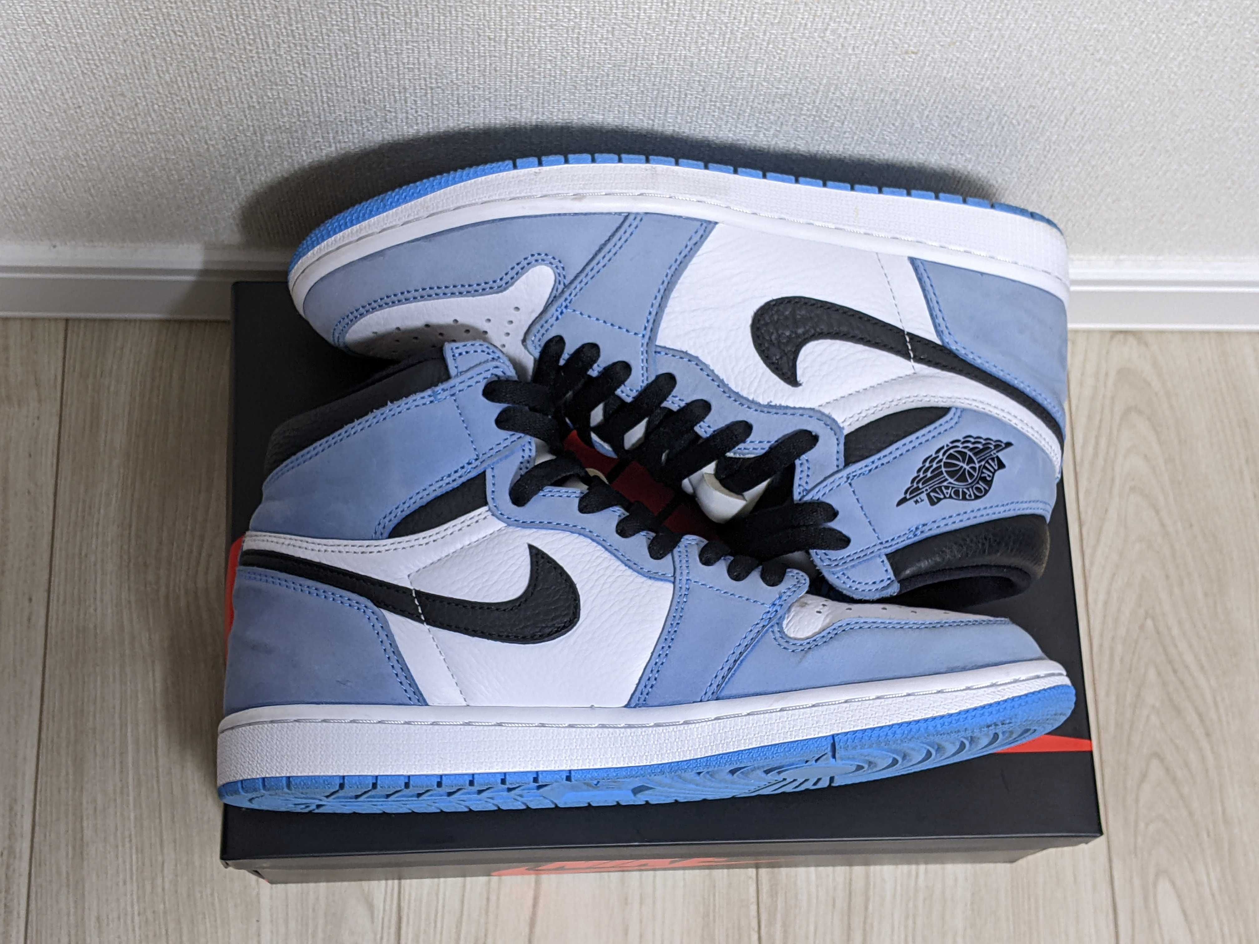 Nike Air Jordan 1 High OG "University Blue"