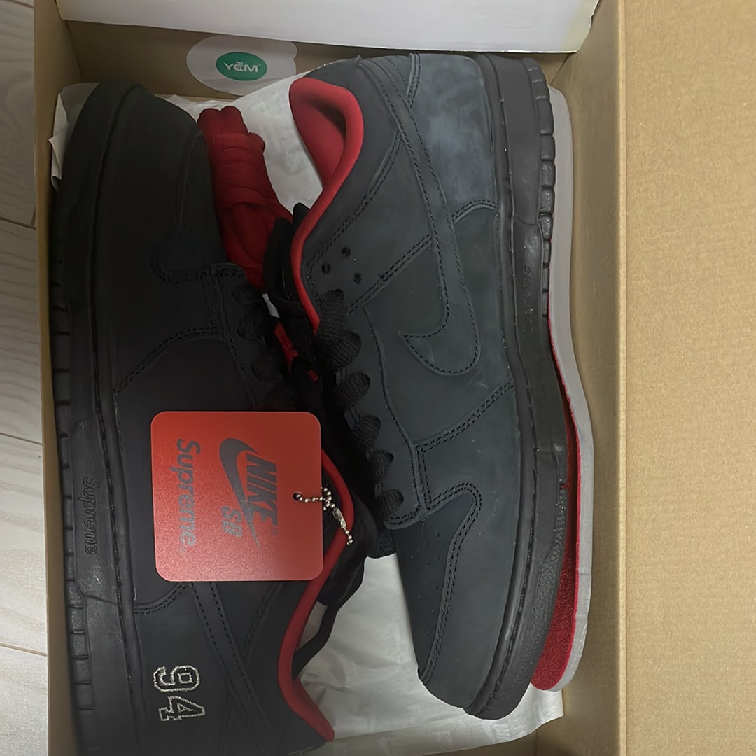 Supreme × Nike SB Dunk Low "Black" (25FW Week2)