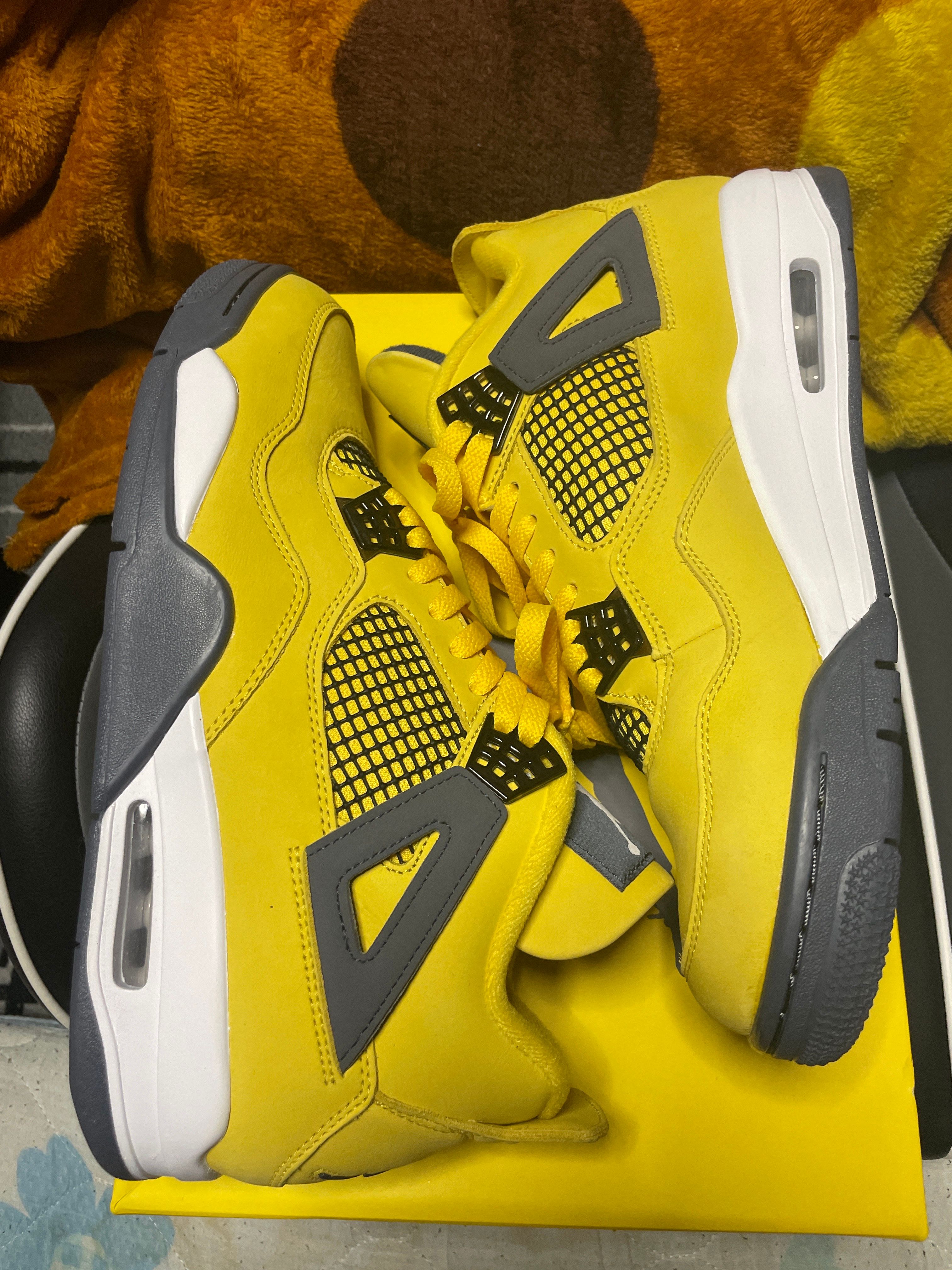 Nike Air Jordan 4 "Tour Yellow"