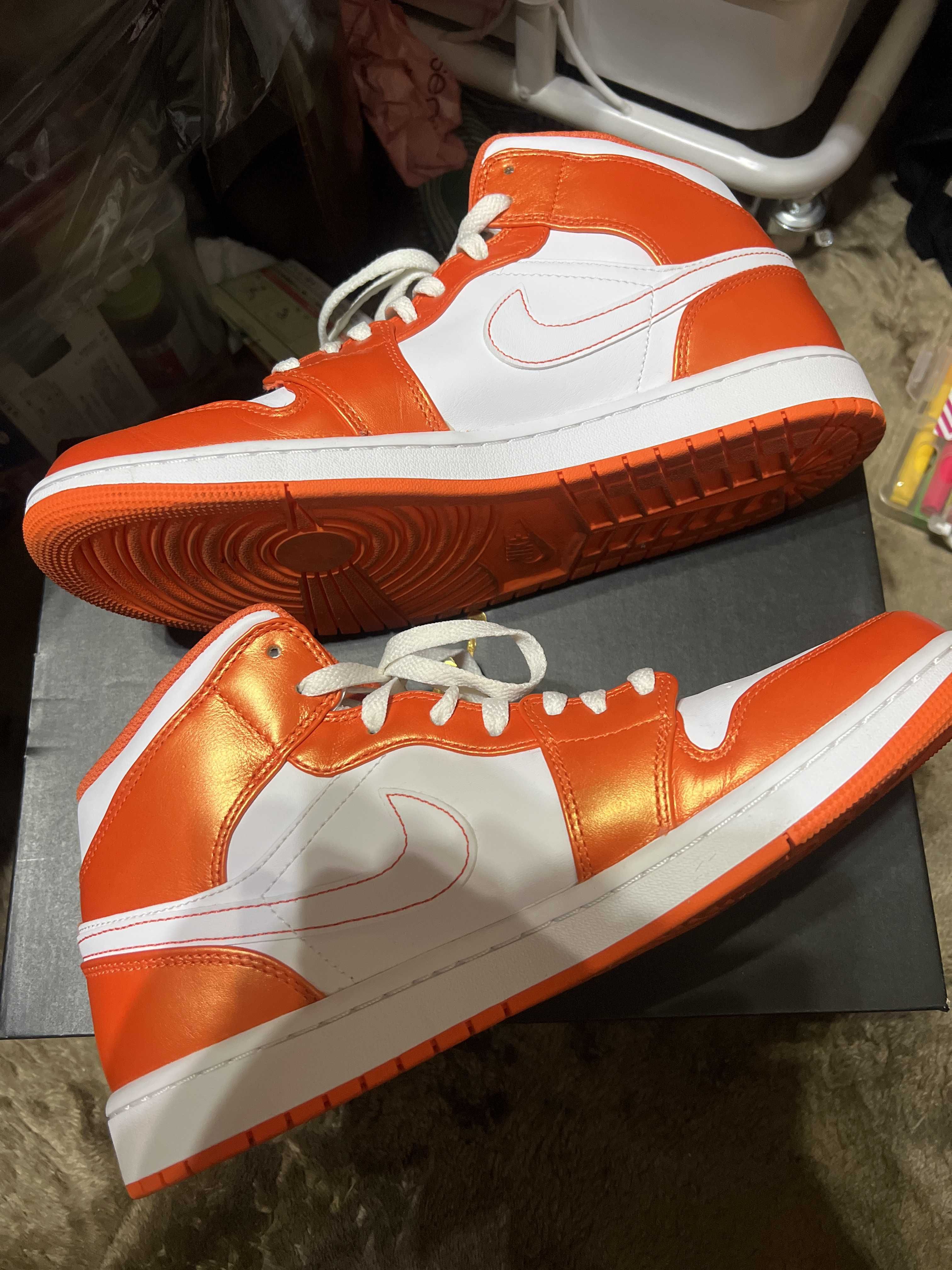NIKE AIR JORDAN MID "ORANGE/WHITE"
