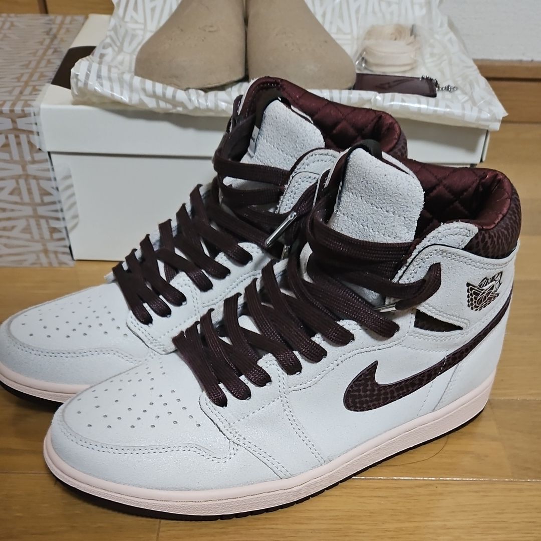 A Ma Maniere × Nike Air Jordan 1 Retro High OG "Sail and Burgundy"