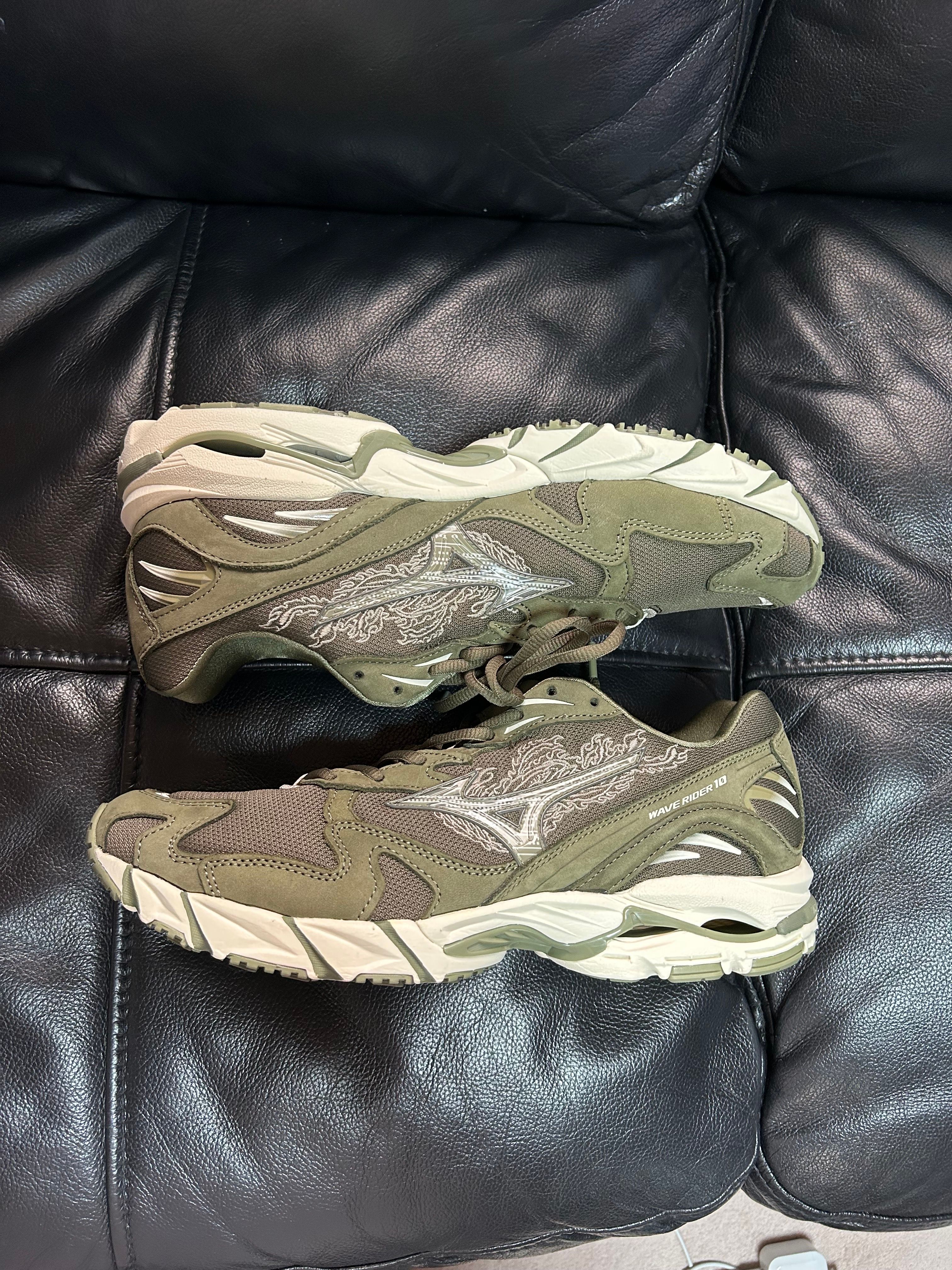 Maharishi × Mizuno Wave Rider 10 "Fire Phoenix"