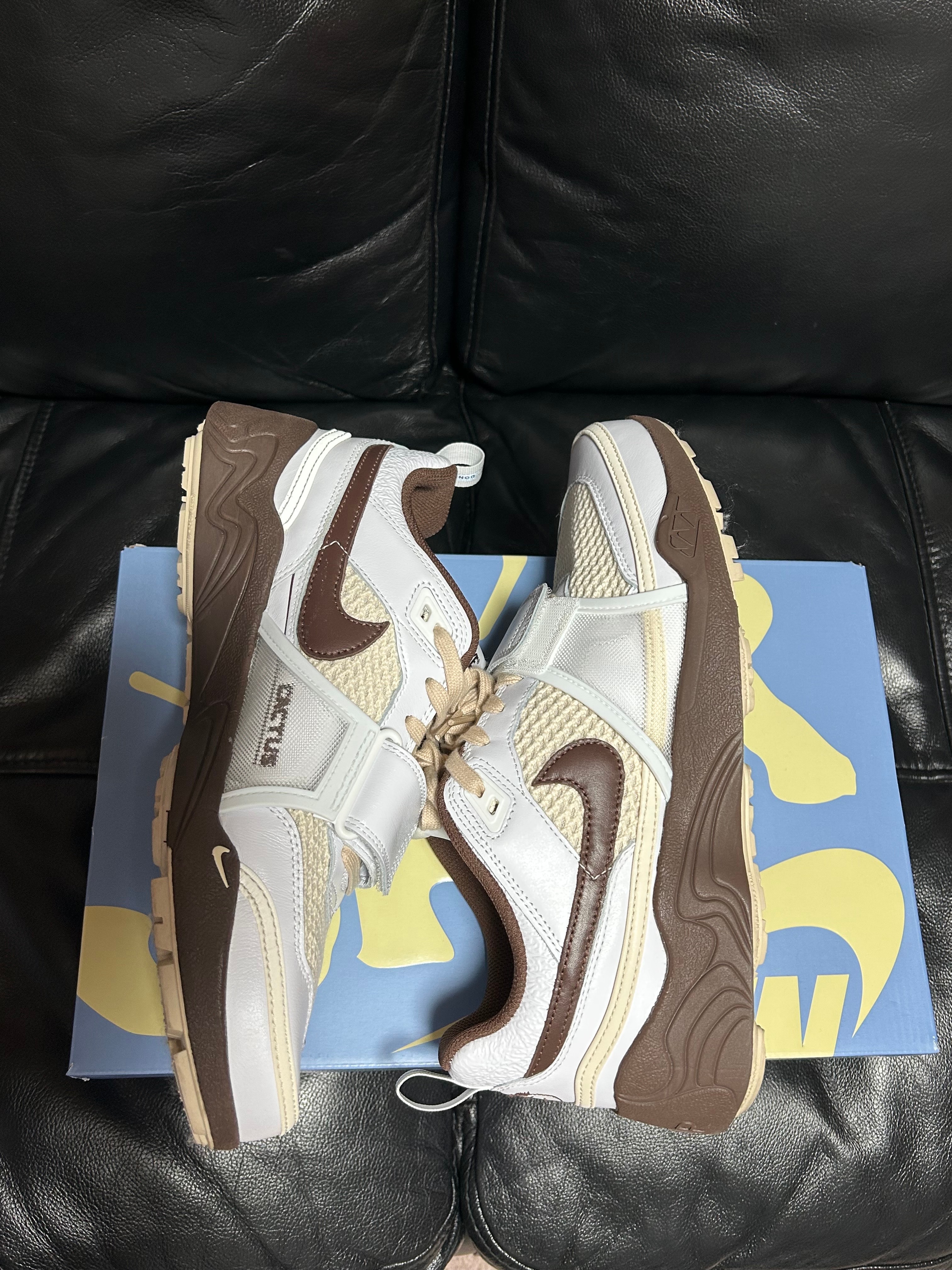 Travis Scott × Nike Zoom Field Jaxx "White and Light Chocolate"