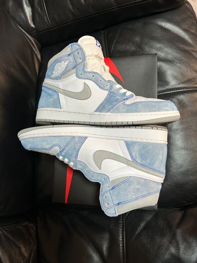 Nike Air Jordan 1 High OG "Hyper Royal"