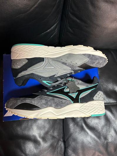 Footpatrol × Mizuno Contender "Dark Grey/Black/Green"