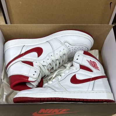 Nike Air Jordan 1 High '85 "Metallic Burgundy"