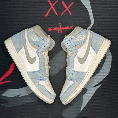 Nike Air Jordan 1 High OG "Hyper Royal"